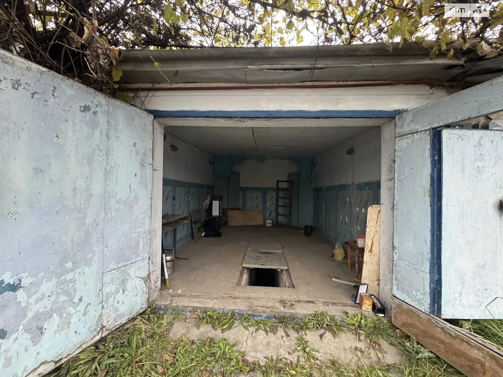 Продается место в гаражном кооперативе под легковое авто на 34 кв. м, цена: 6000 $ - фото 1