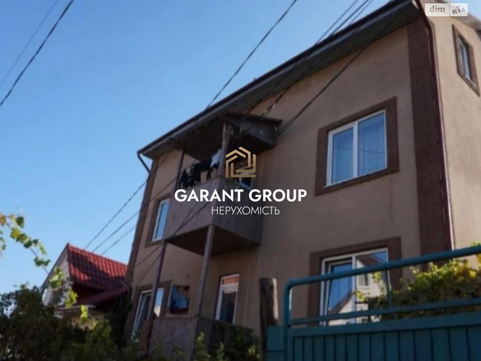 Продается дом на 3 этажа 280 кв. м с бассейном, цена: 200000 $ - фото 1