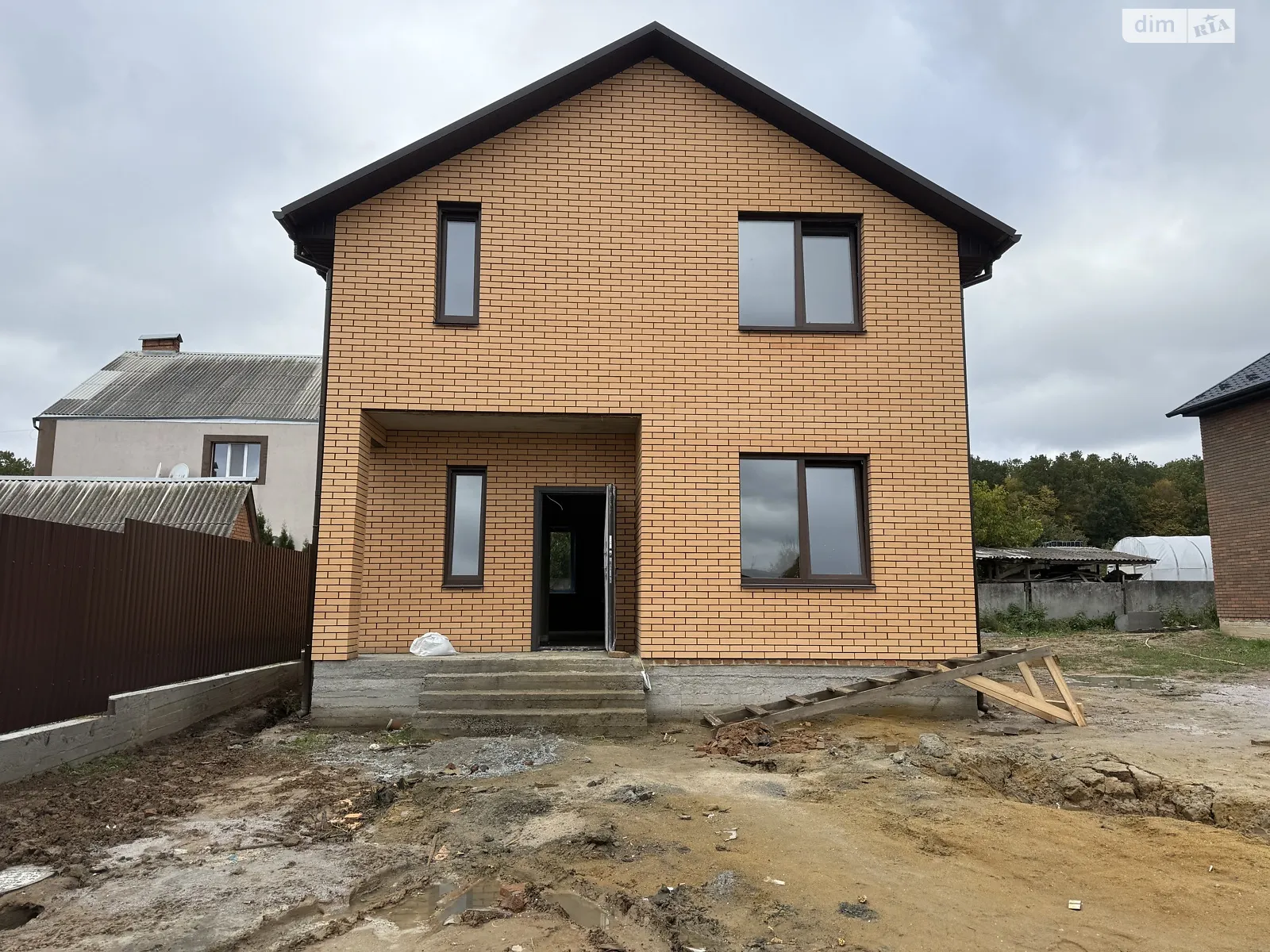 Продается дом на 2 этажа 120 кв. м с верандой, цена: 83999 $ - фото 1