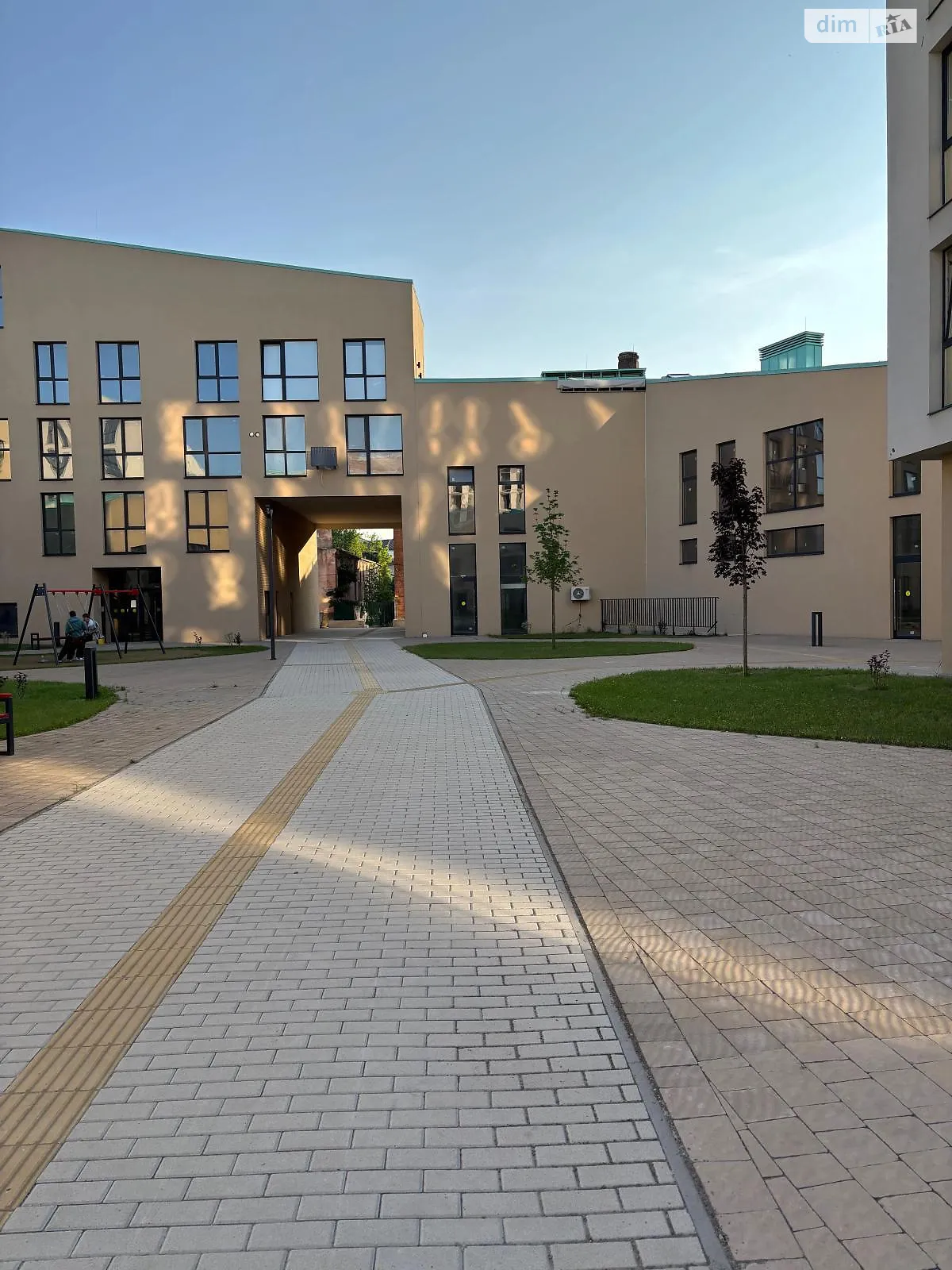 Продается 2-комнатная квартира 79.1 кв. м в Львове, ул. Хмельницкого Богдана - фото 1