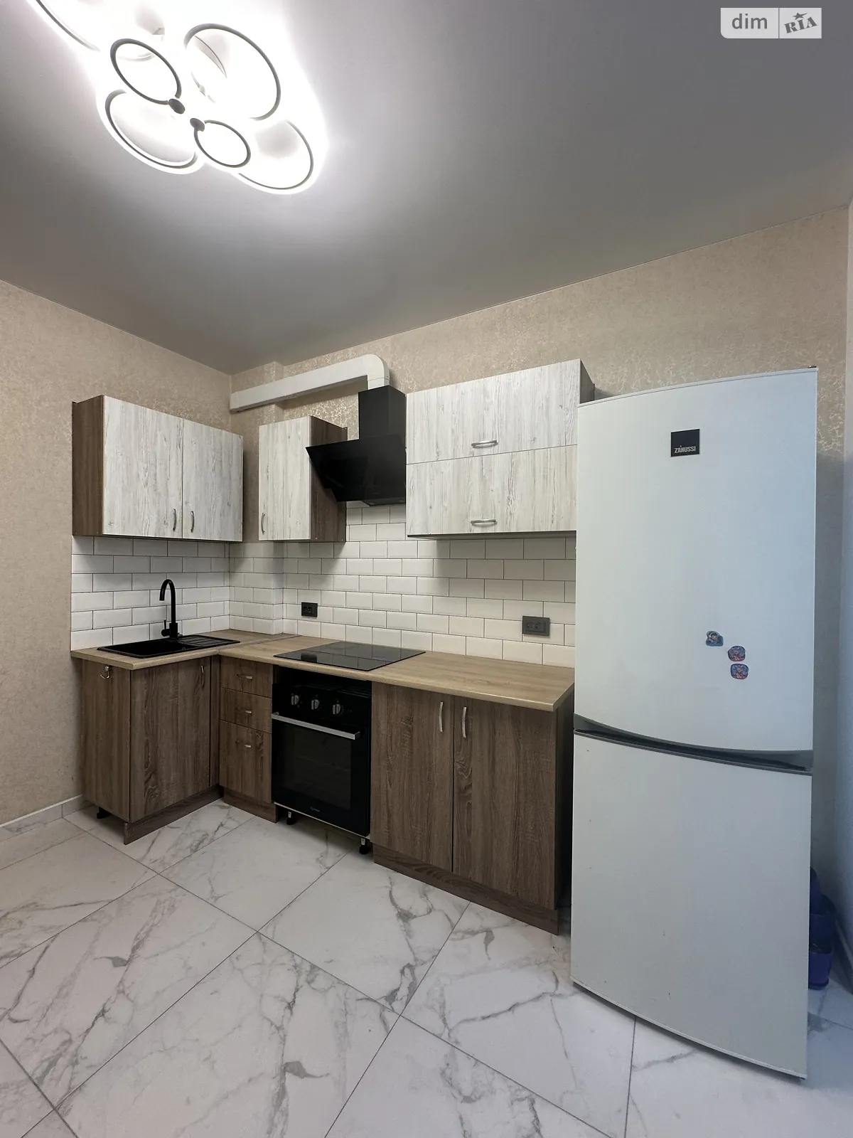 Продается 1-комнатная квартира 39 кв. м в Лиманке, просп. Полковника Гуляева(Маршала Жукова), 111 - фото 1