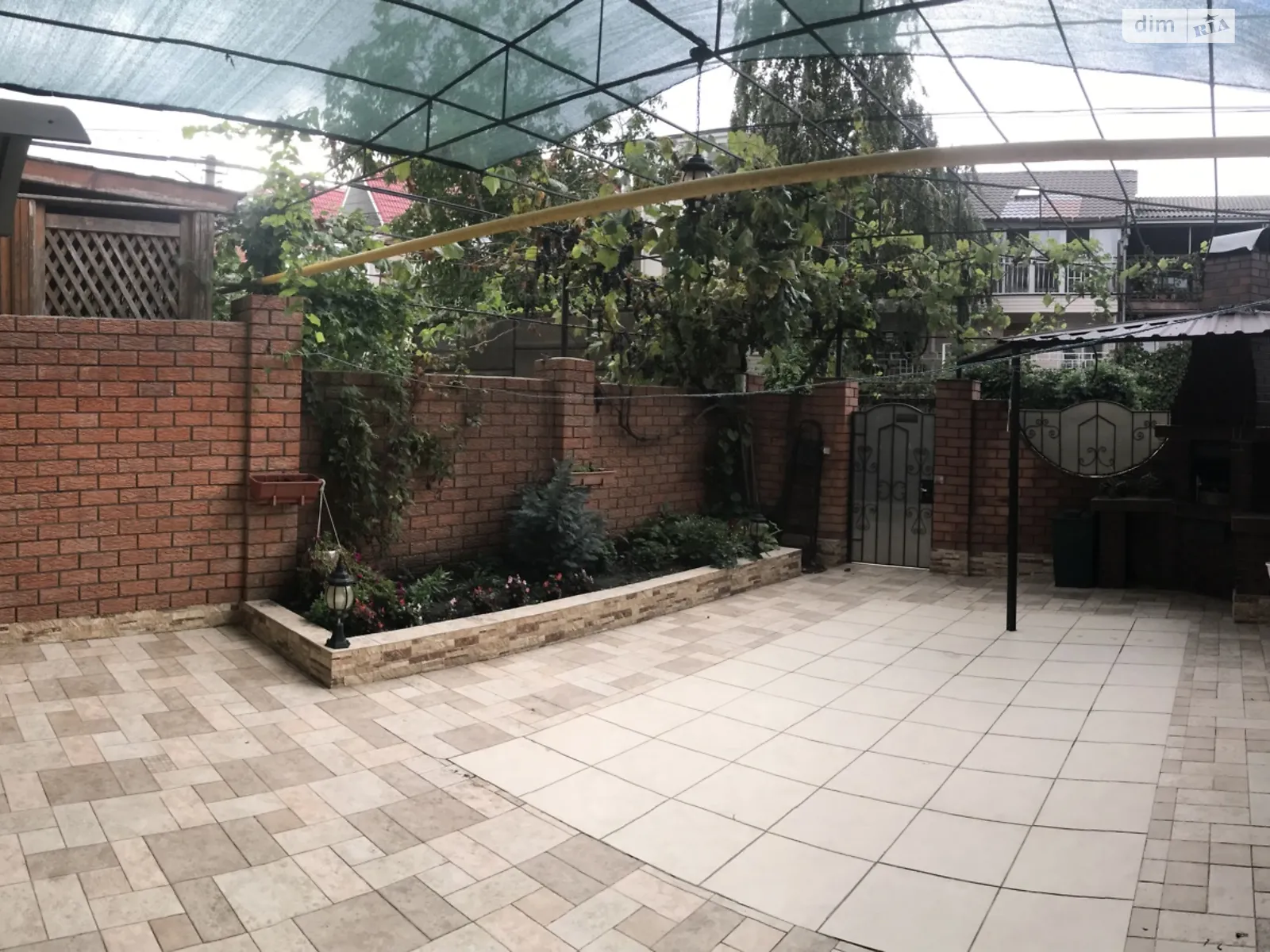 Сдается в аренду дом на 3 этажа 187 кв. м с баней/сауной, цена: 600 $ - фото 1