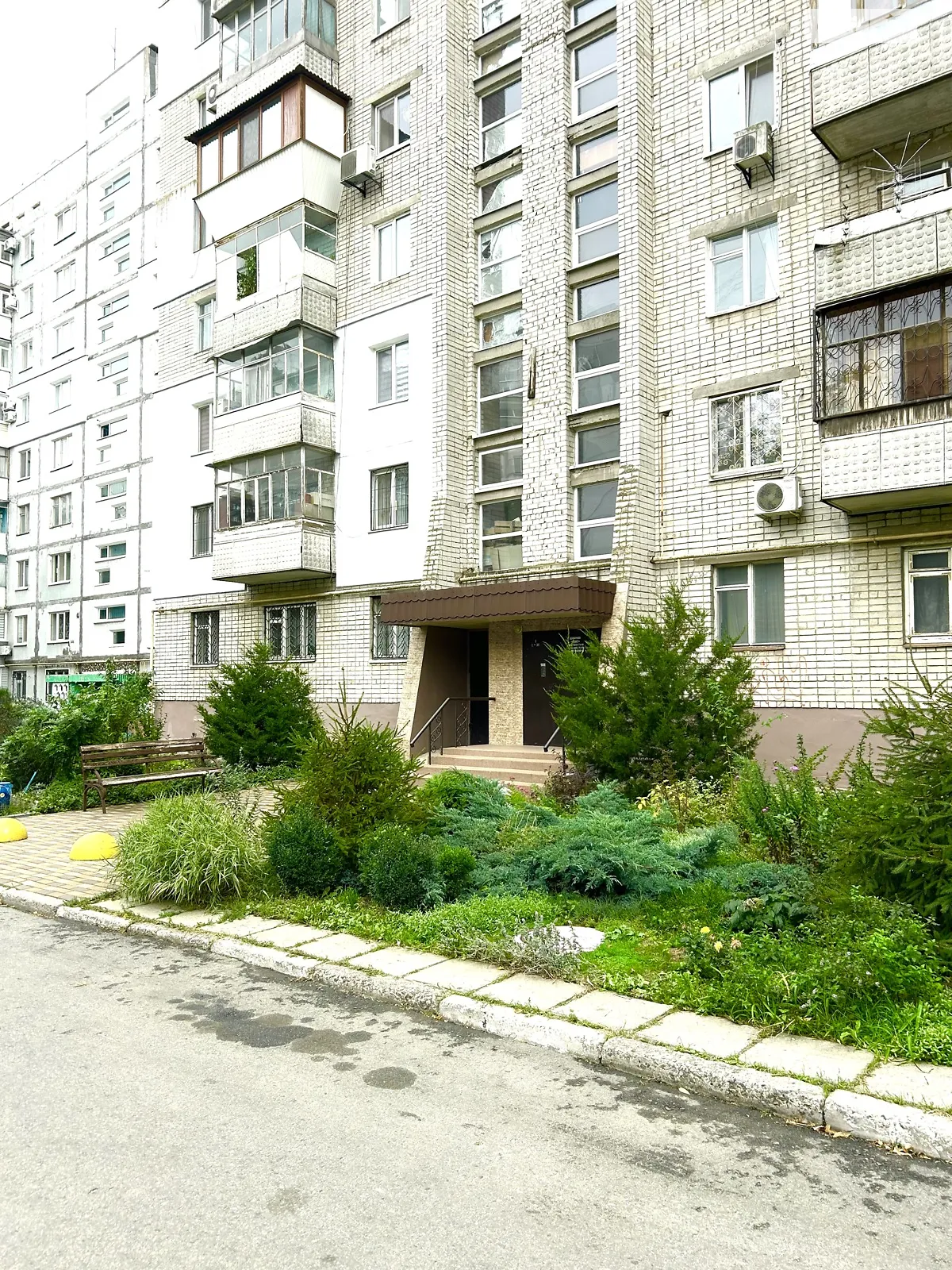 3-комнатная квартира 67 кв. м в Запорожье, ул. Чумаченко, 23А - фото 1