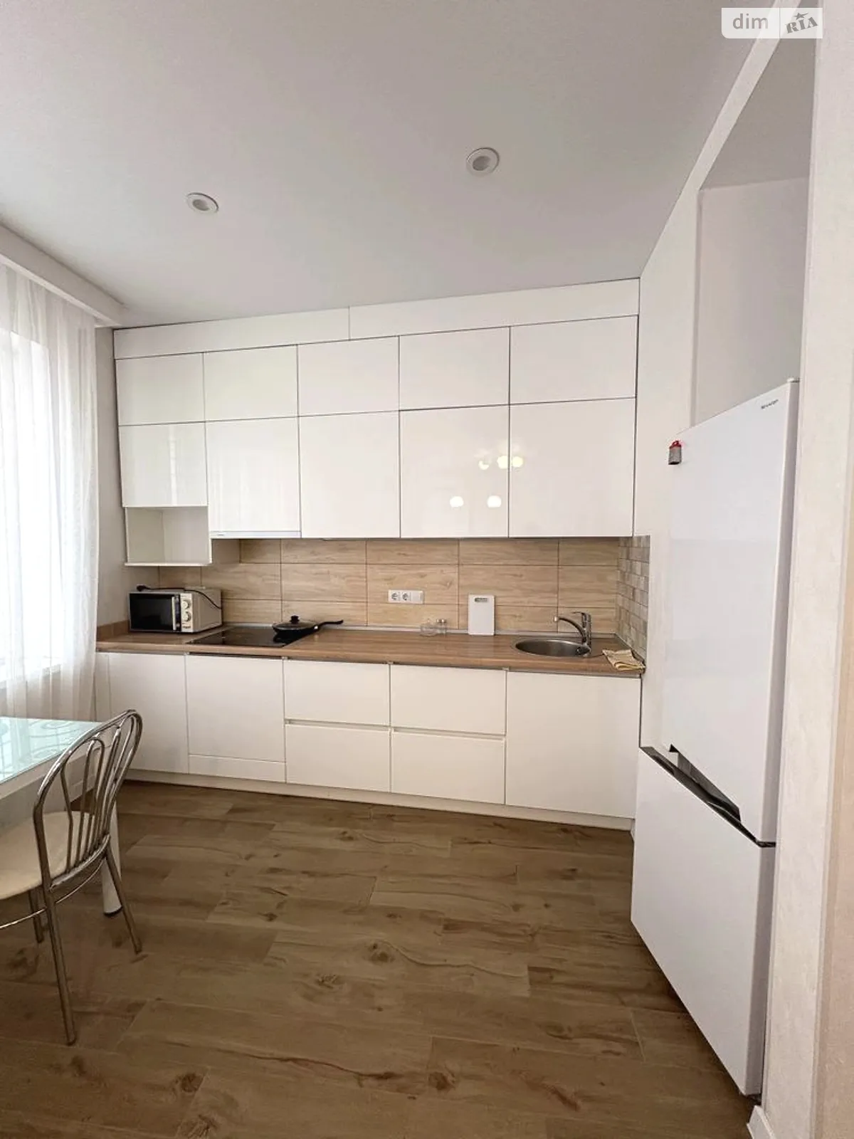 Сдается в аренду 1-комнатная квартира 40 кв. м в Одессе, ул. Валерия Самофалова - фото 1