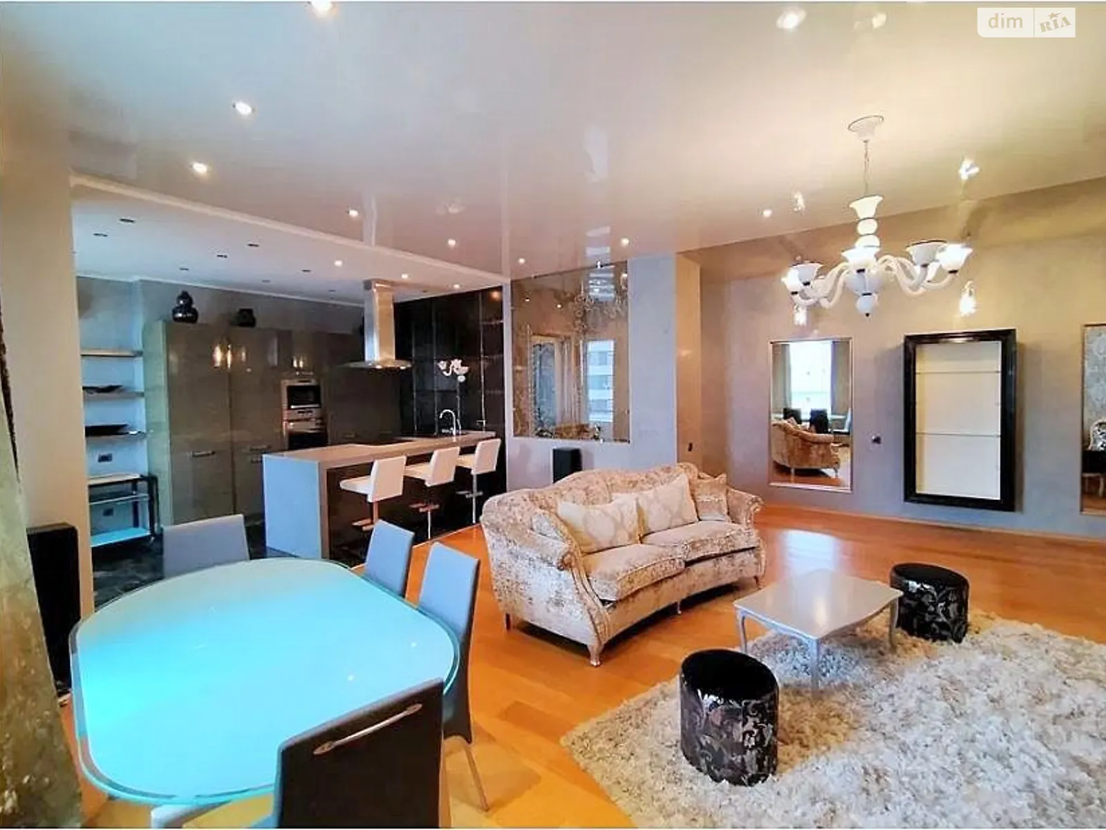 Сдается в аренду 3-комнатная квартира 128 кв. м в Одессе, ул. Литературная, 1А - фото 1