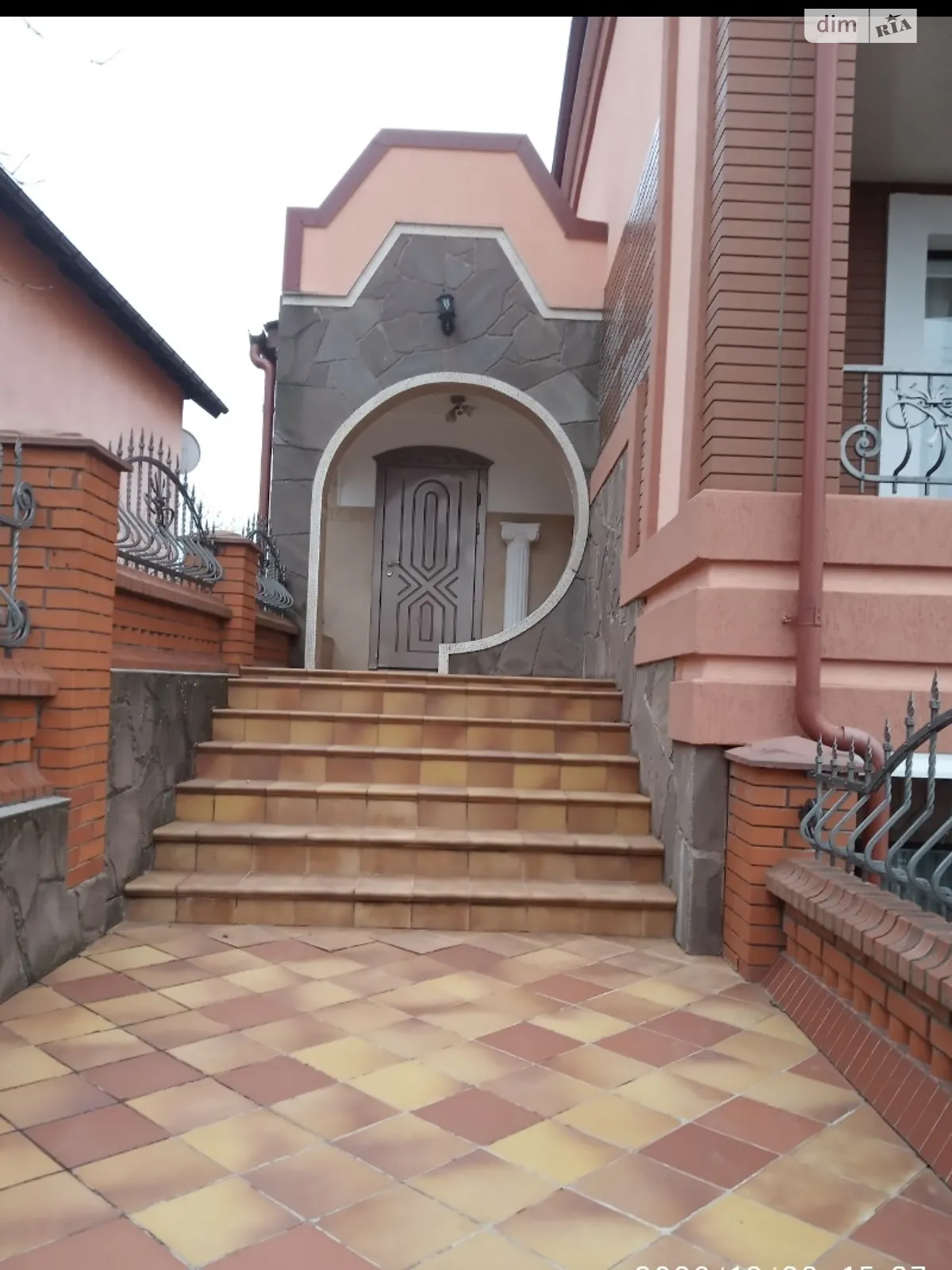 Продается дом на 2 этажа 246.4 кв. м с подвалом, цена: 170000 $ - фото 1