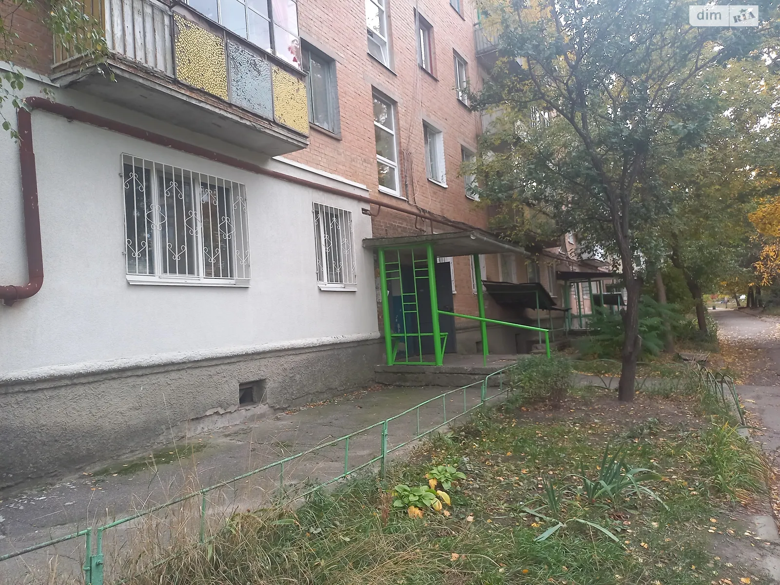 Продается 4-комнатная квартира 74 кв. м в Полтаве, ул. Хмельницкого Богдана, 34 - фото 1