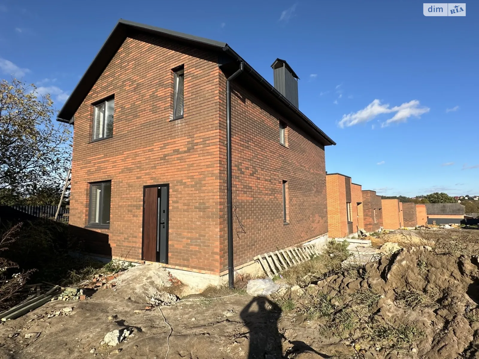 Продается дом на 2 этажа 105 кв. м с камином, цена: 88000 $ - фото 1