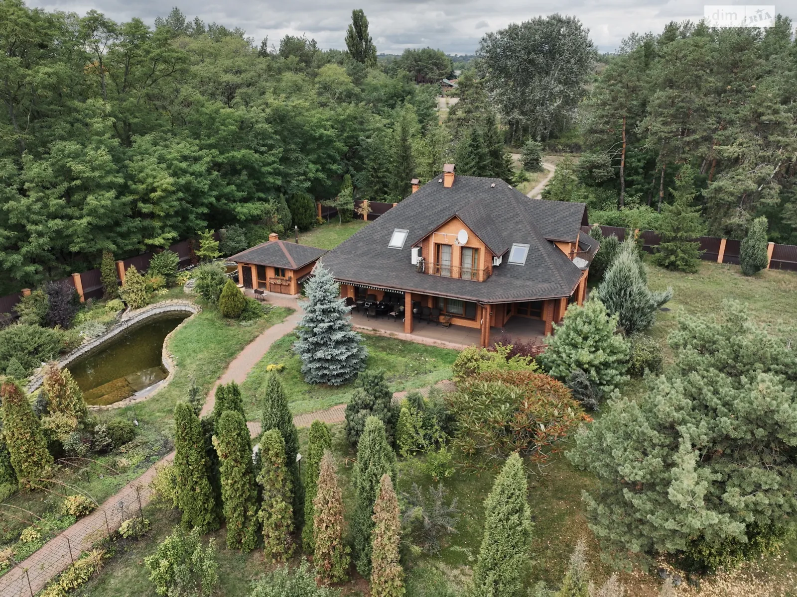 Продается дом на 2 этажа 308 кв. м с балконом, цена: 450000 $ - фото 1
