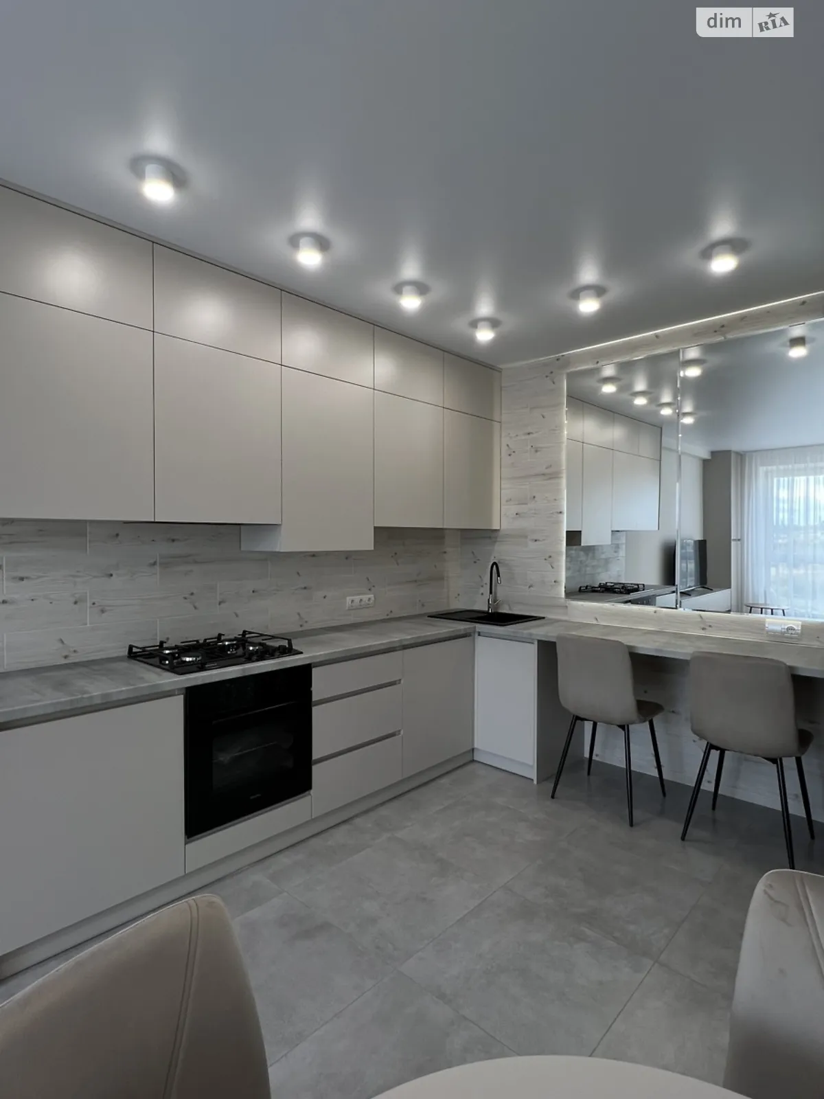 Продается 1-комнатная квартира 42.5 кв. м в Ровно, ул. Студенческая - фото 1