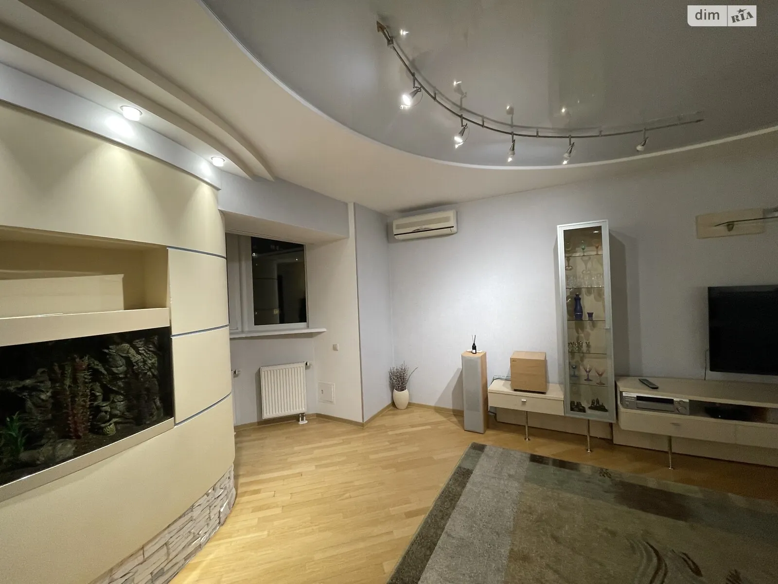 Сдается в аренду 3-комнатная квартира 129 кв. м в Киеве, просп. Владимира Ивасюка, 12Д - фото 1