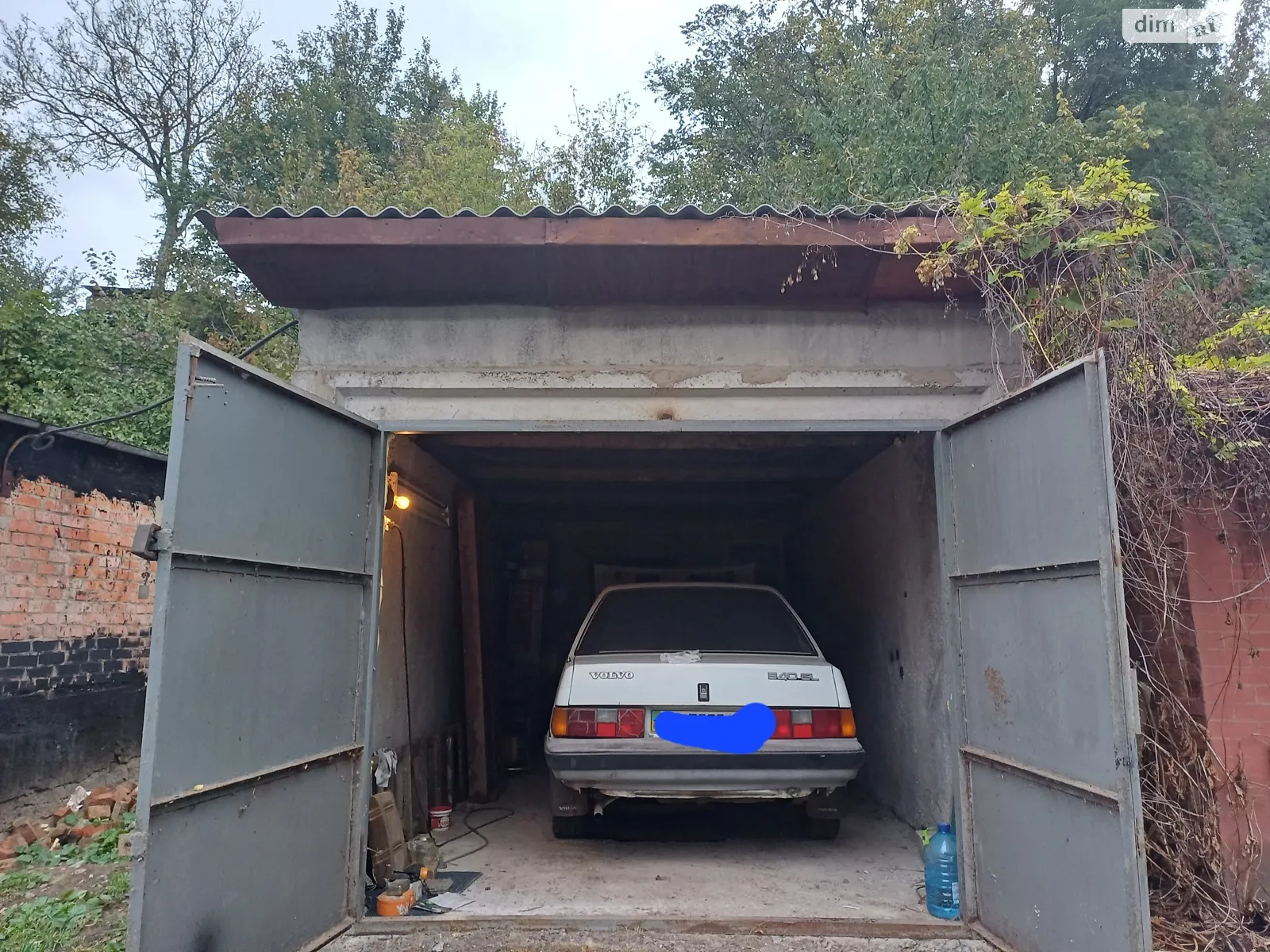 Продается место в гаражном кооперативе под легковое авто на 18 кв. м, цена: 4000 $ - фото 1