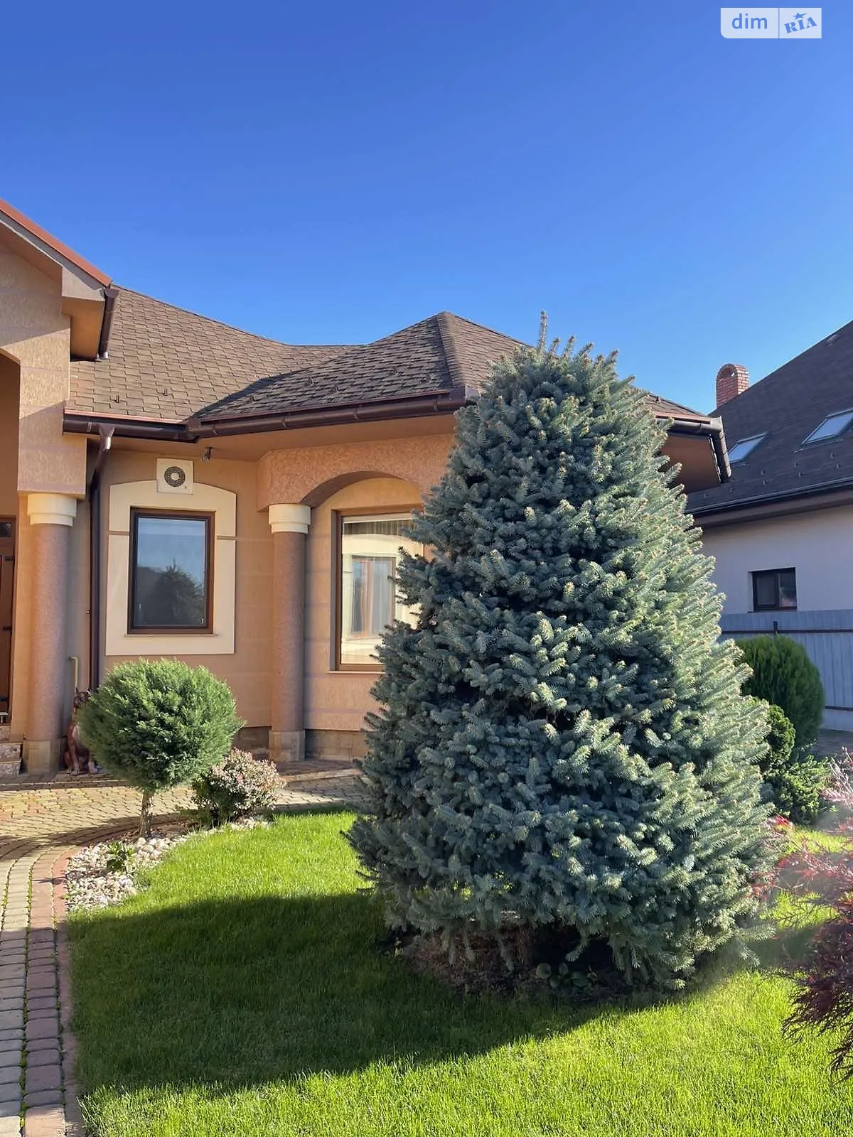 Сдается в аренду одноэтажный дом 250 кв. м с бассейном, цена: 1700 $ - фото 1