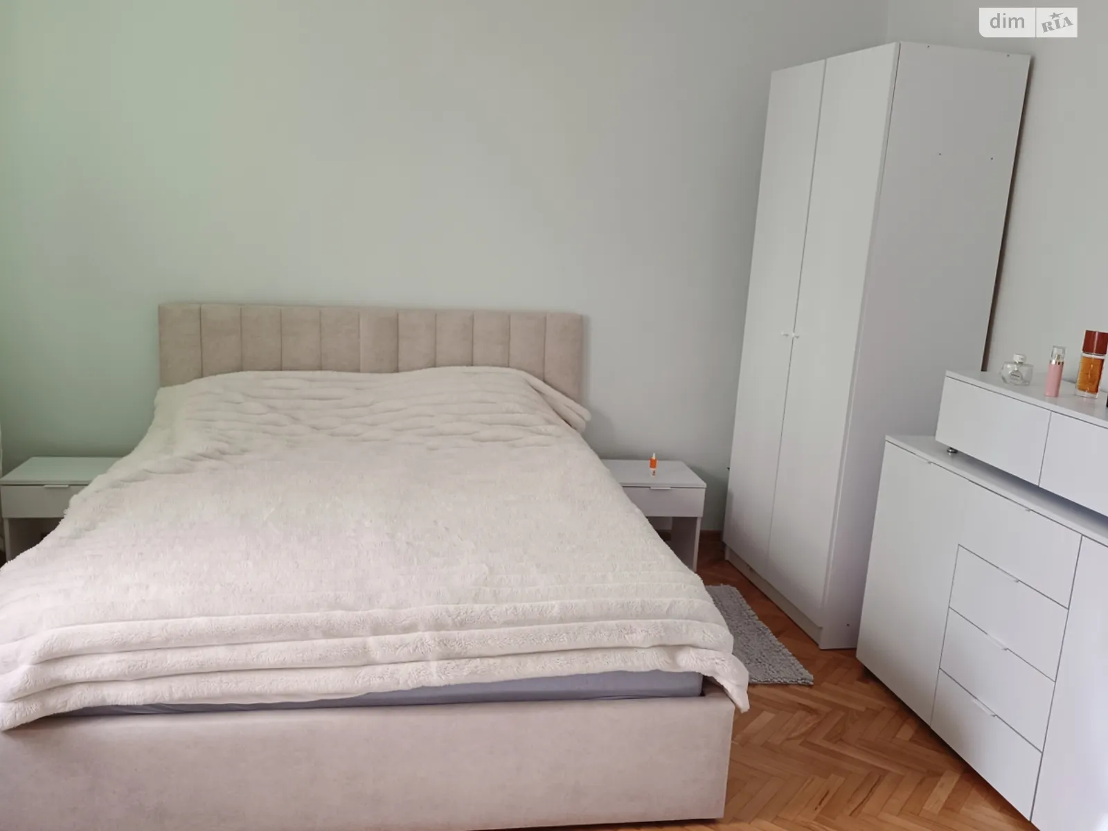 Сдается в аренду дом на 2 этажа 200 кв. м с садом, цена: 1100 $ - фото 1