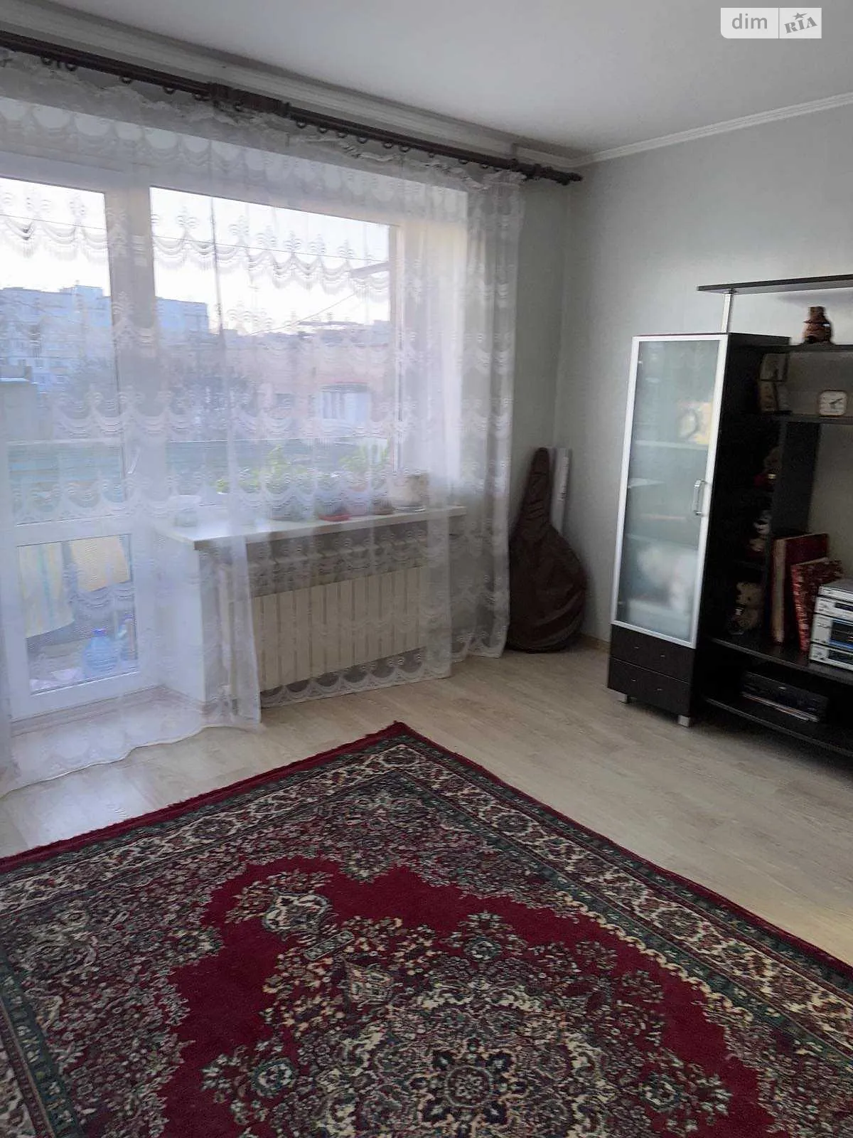 Продается 1-комнатная квартира 38 кв. м в Полтаве, ул. Докучаева - фото 1