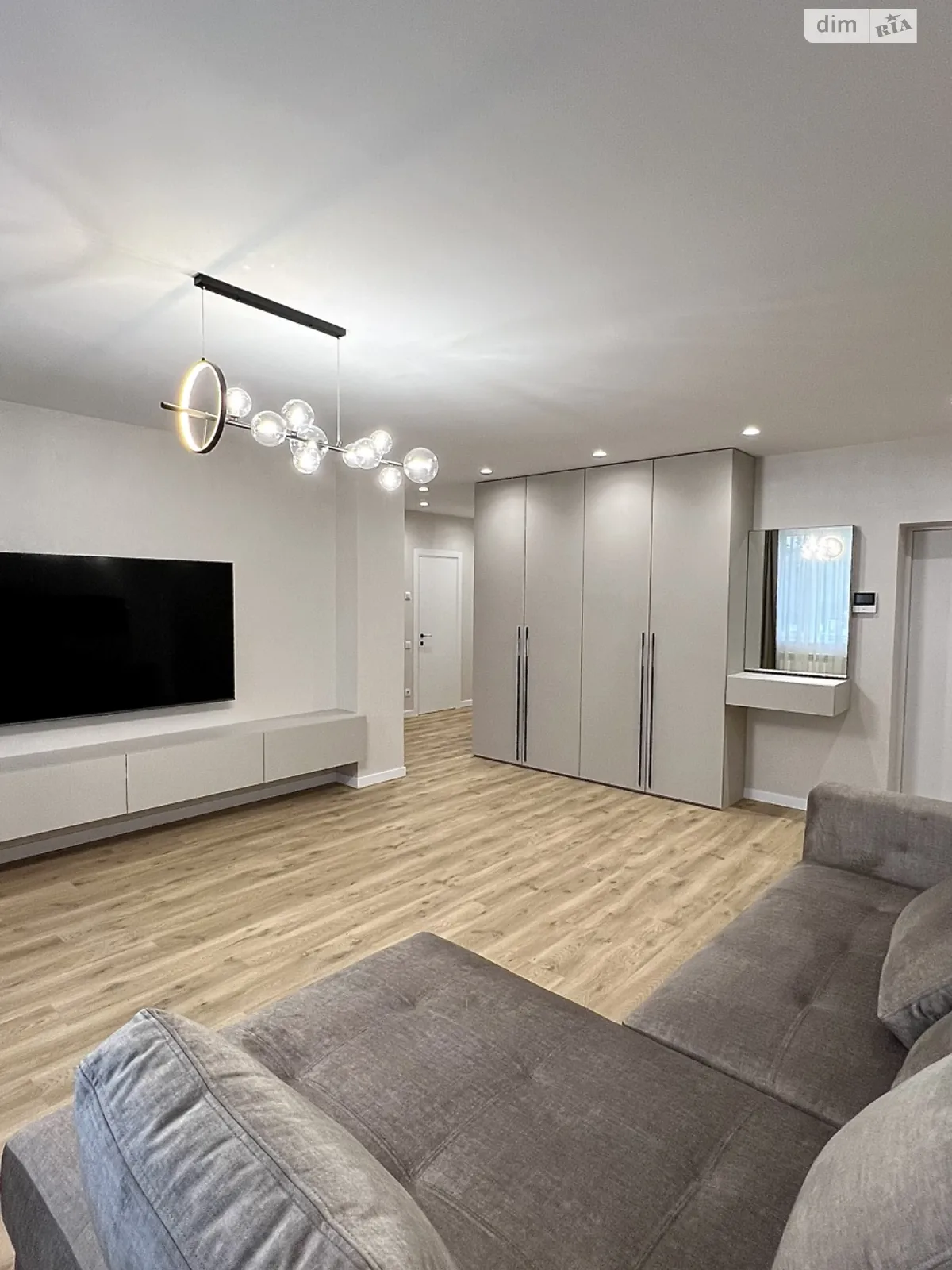 Продается 3-комнатная квартира 101.4 кв. м в Ровно, ул. Саймона Смита(Толстого Льва), 10 - фото 1