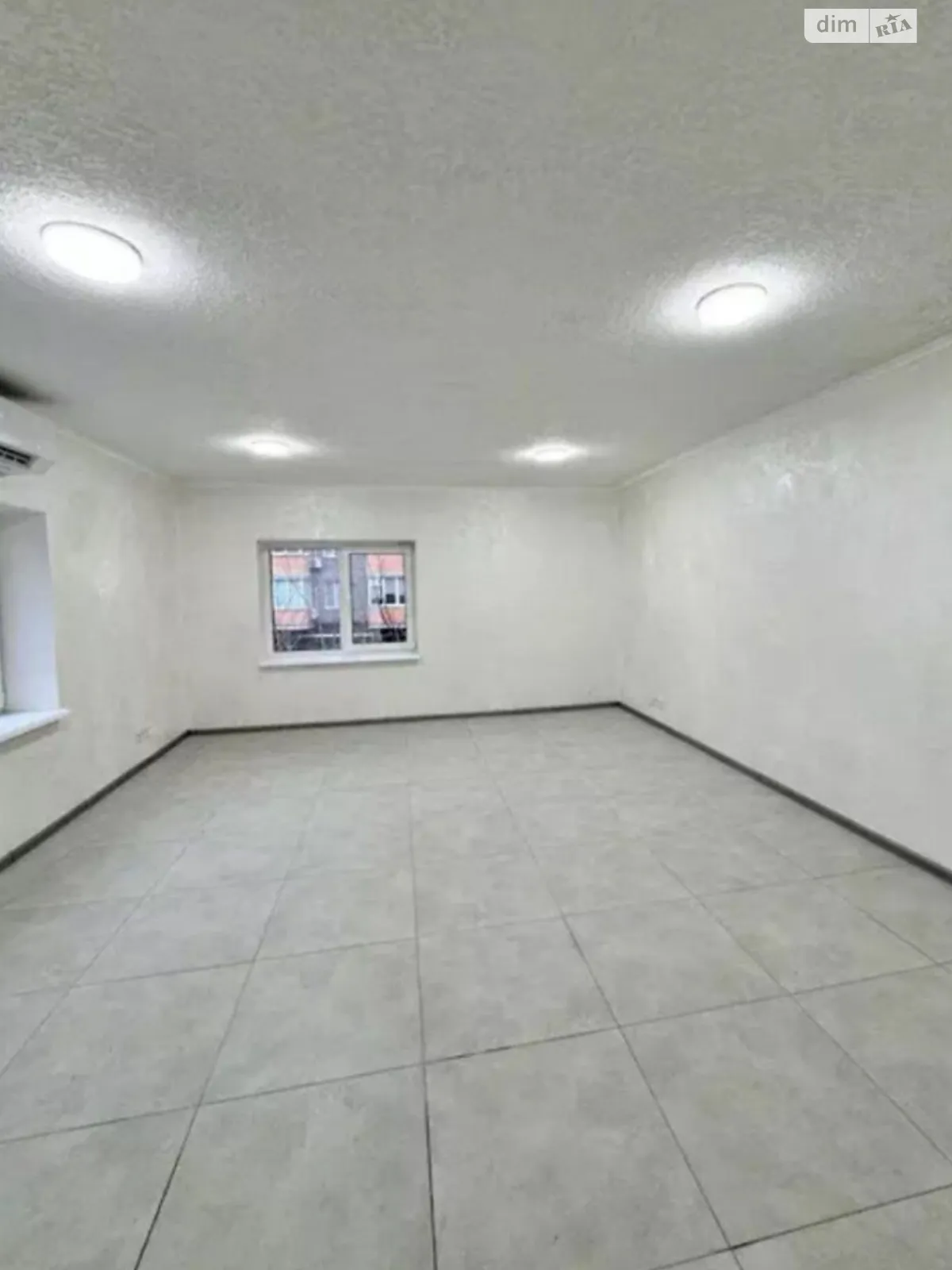 Сдается в аренду офис 30 кв. м в бизнес-центре, цена: 15000 грн - фото 1