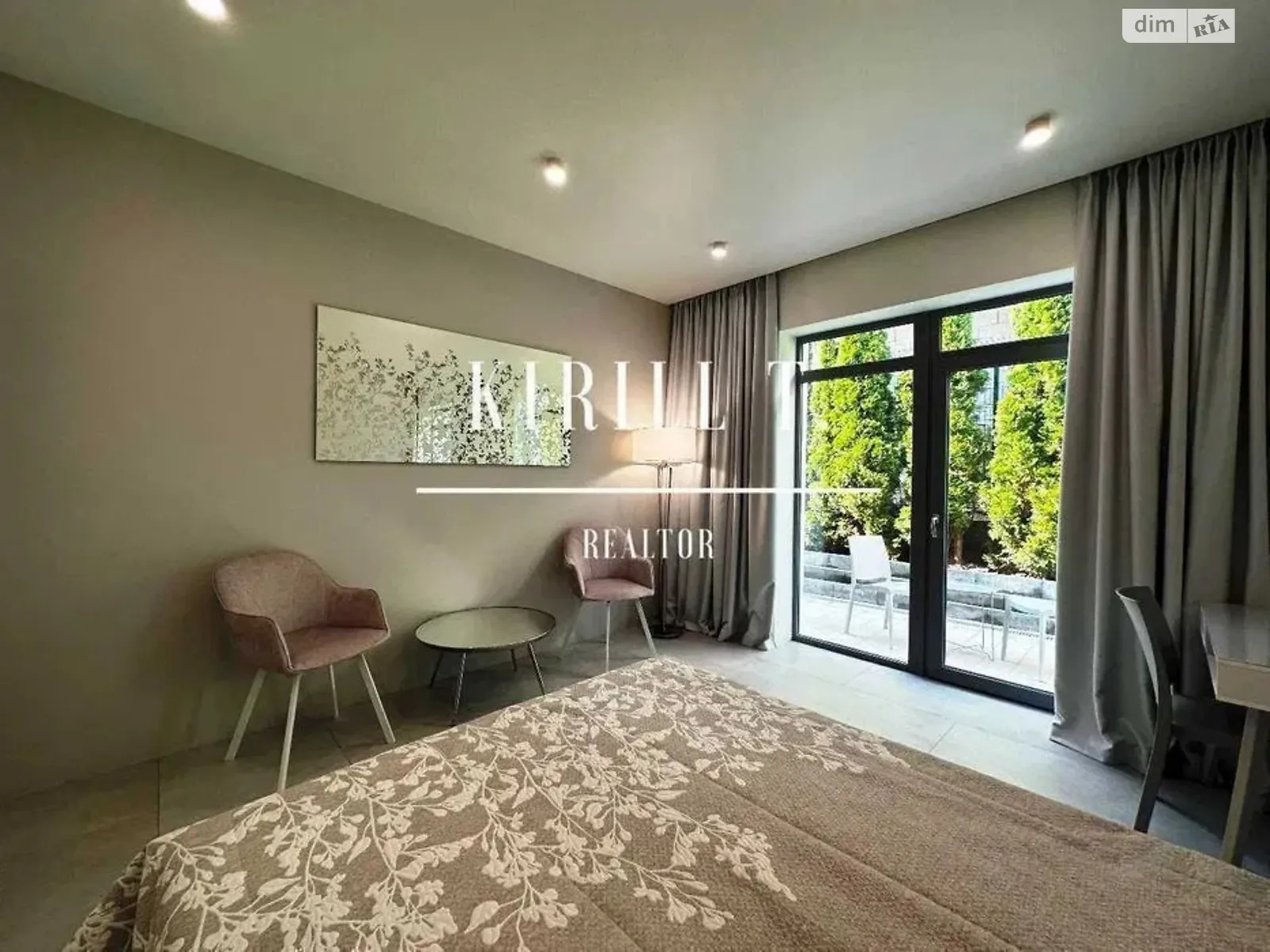 Сдается в аренду одноэтажный дом 169 кв. м с участком, цена: 2000 € - фото 1