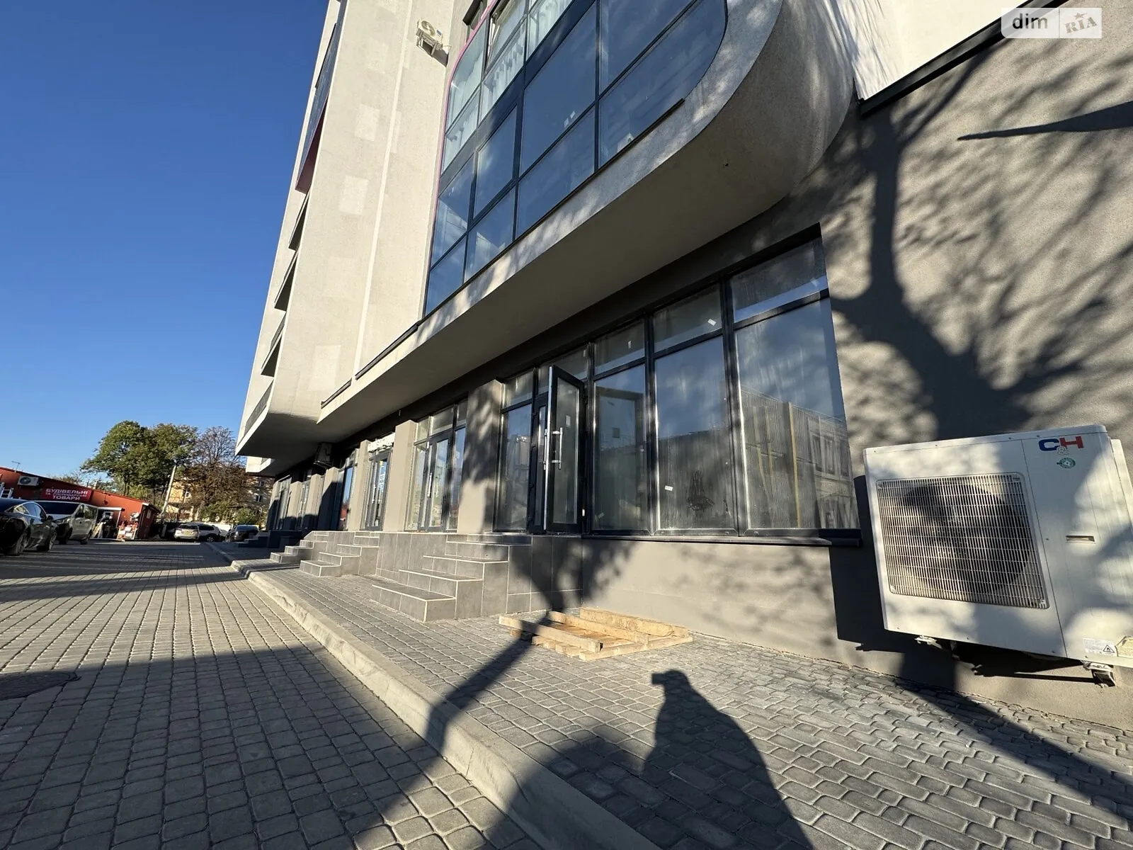 Сдается в аренду помещения свободного назначения 108.3 кв. м в 16-этажном здании, цена: 820 $ - фото 1