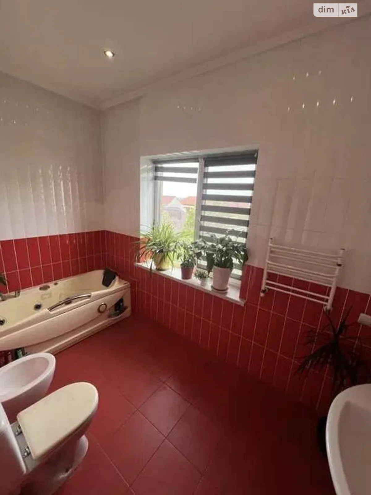 Продается дом на 2 этажа 239 кв. м с верандой, цена: 124999 $ - фото 1