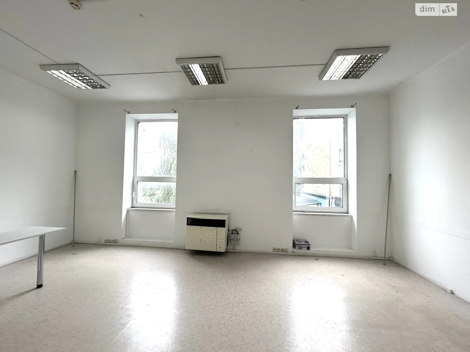 Сдается в аренду офис 28 кв. м в бизнес-центре, цена: 9500 грн - фото 1