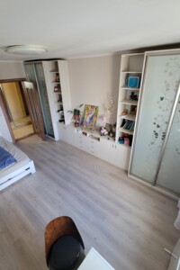 Сниму квартиру в Вышгороде долгосрочно