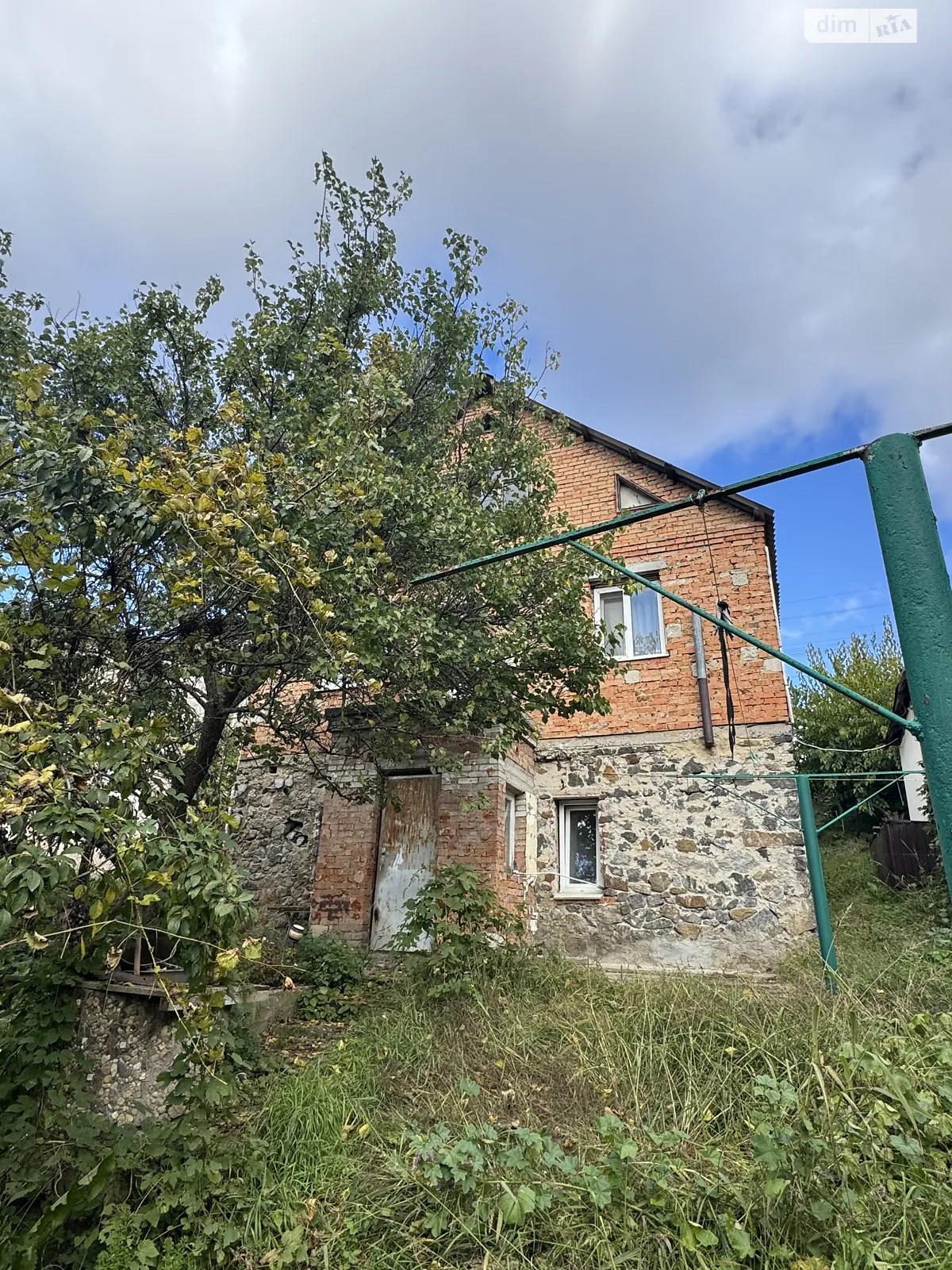 Продается дом на 2 этажа 95 кв. м с бассейном, цена: 77000 $ - фото 1