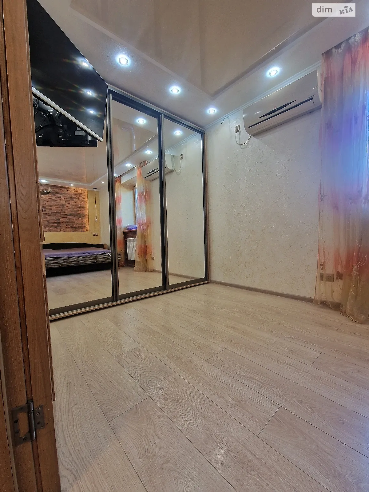 Продается 2-комнатная квартира 43.8 кв. м в Днепре, ул. Новосельная, 15 - фото 1