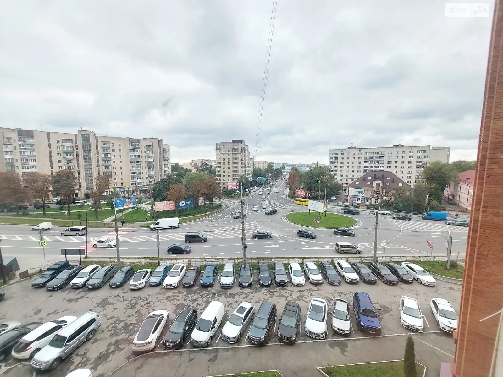 Сдается в аренду офис 27.5 кв. м в бизнес-центре, цена: 200 $ - фото 1