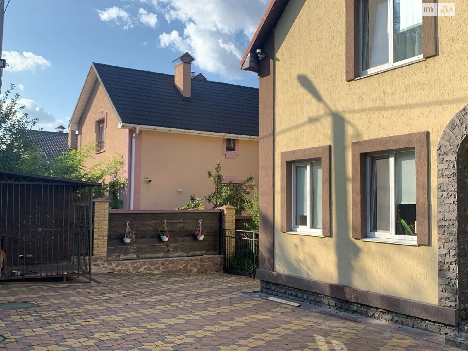 Продается дом на 2 этажа 201 кв. м с верандой, цена: 170000 $ - фото 1