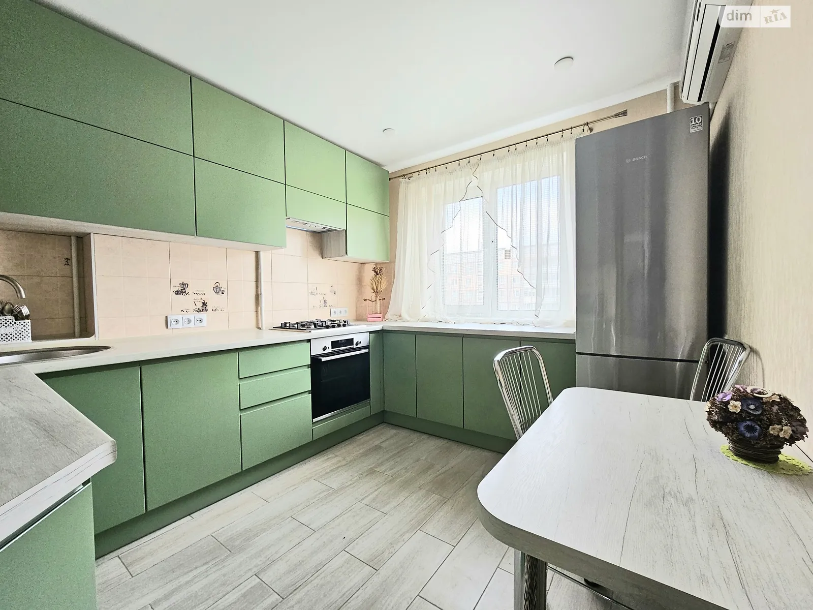 Продается 3-комнатная квартира 69.4 кв. м в Днепре, ул. Мандрыковская - фото 1