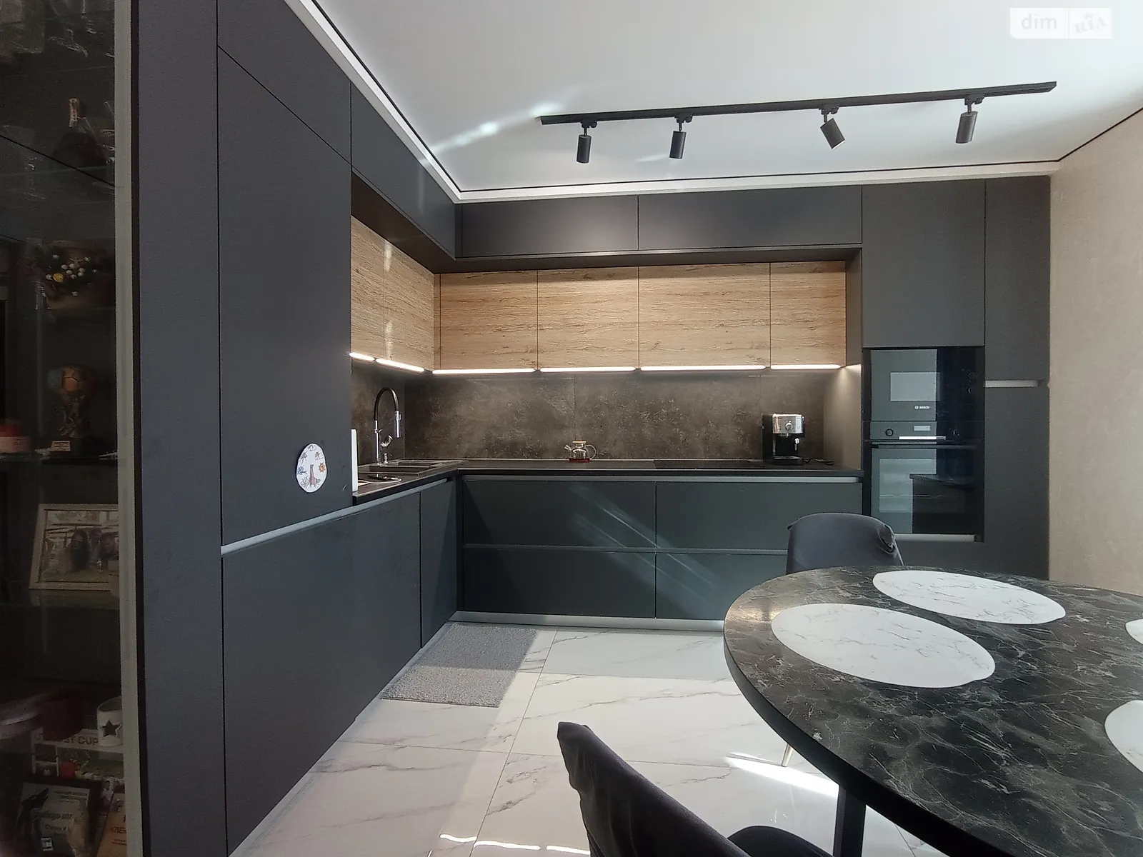 3-комнатная квартира 100 кв. м в Тернополе, ул. Владимира Великого - фото 1