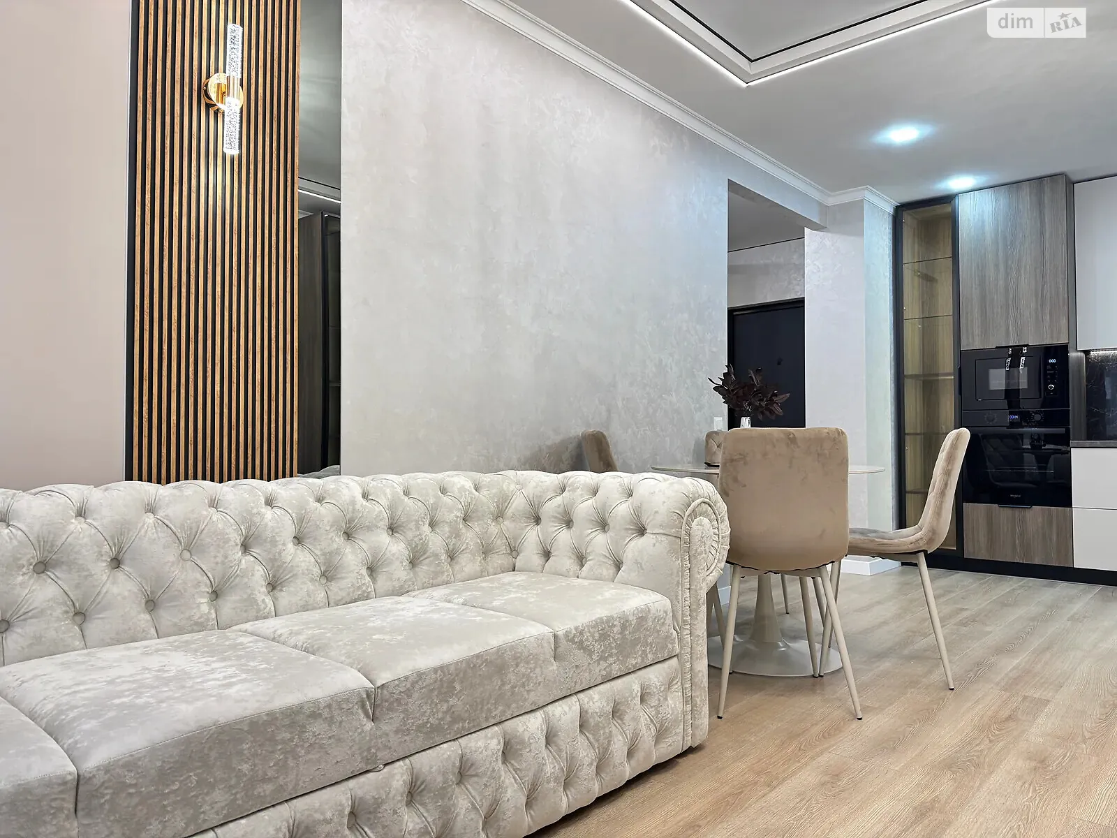 Продается 2-комнатная квартира 62 кв. м в Угорниках, ул. Героев Николаева(Сеченова), 129А корпус 3А - фото 1