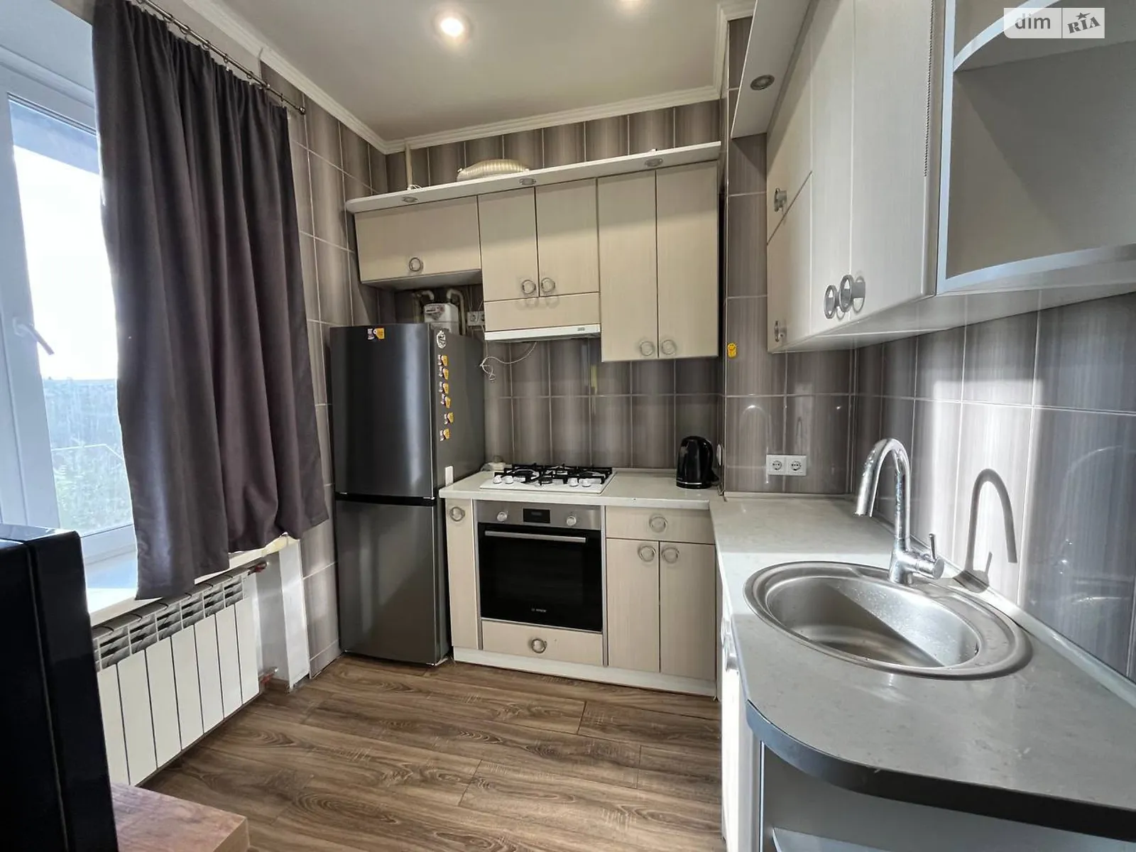 Продается 3-комнатная квартира 72.9 кв. м в Кривом Роге, ул. Свято-Николаевская(Ленина), 62 - фото 1