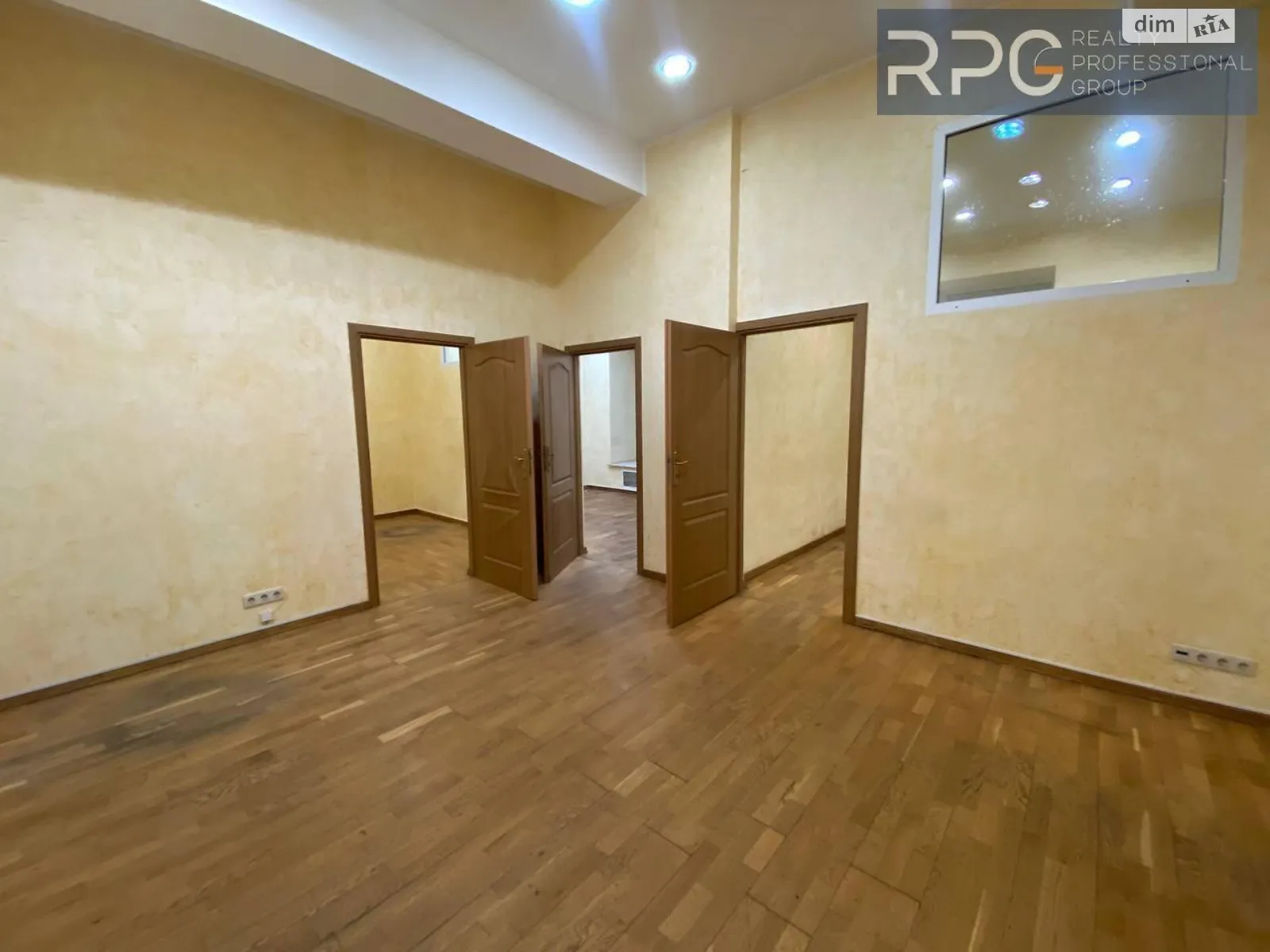 Сдается в аренду помещения свободного назначения 124 кв. м в 5-этажном здании, цена: 40000 грн - фото 1