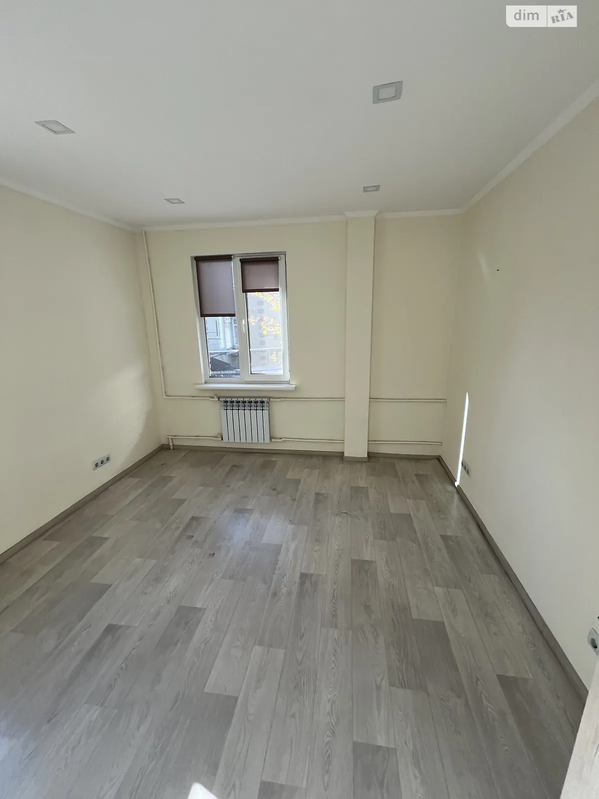 Сдается в аренду офис 16 кв. м в бизнес-центре, цена: 8000 грн - фото 1