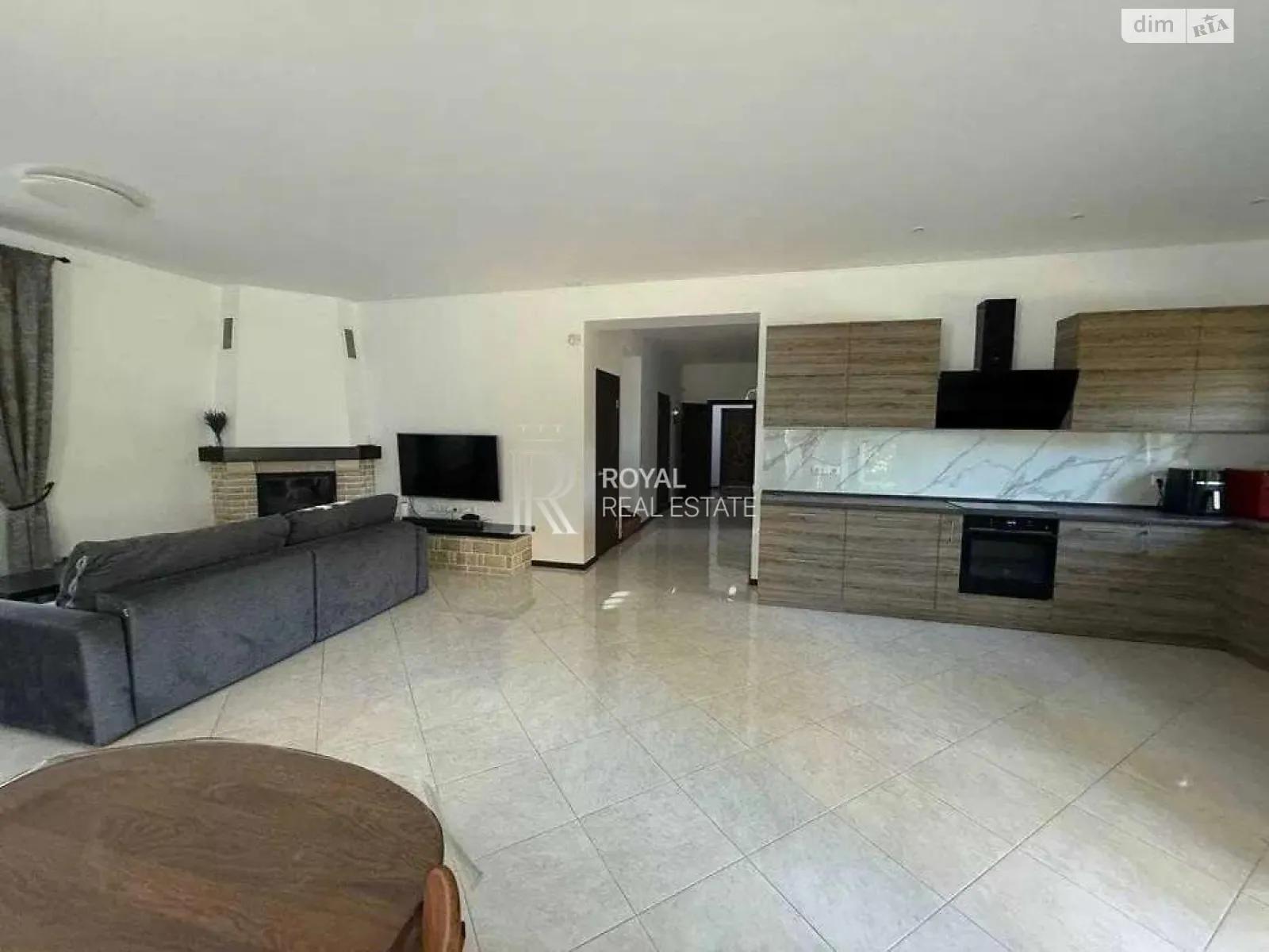 Сдается в аренду дом на 2 этажа 215 кв. м с верандой, цена: 800 $ - фото 1