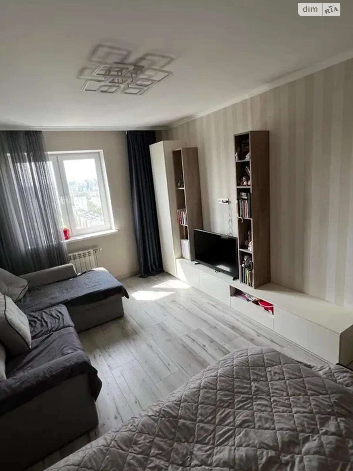 Продается 1-комнатная квартира 43.1 кв. м в Киеве, ул. Юрия Кондратюка, 7 - фото 1