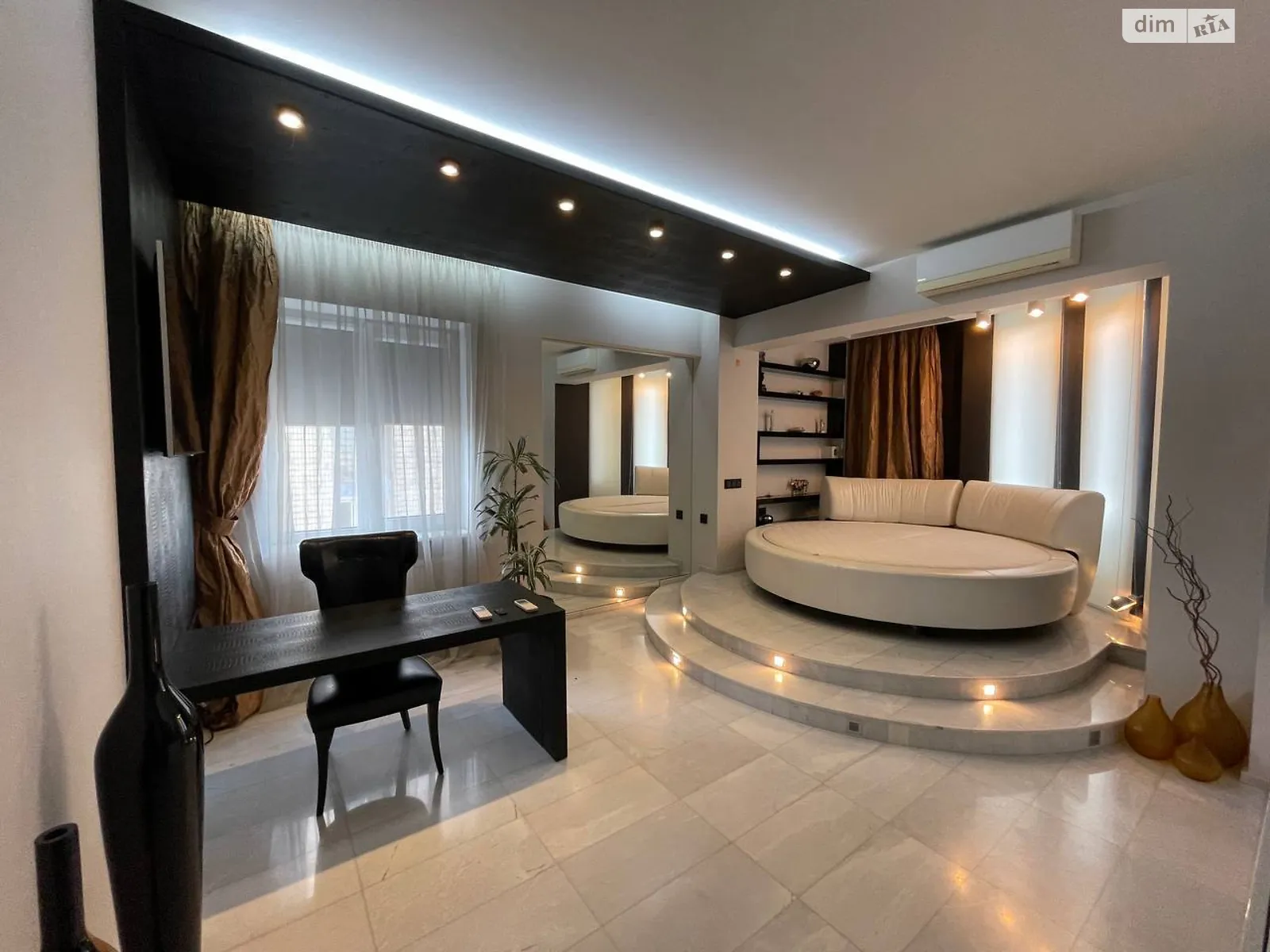 Продается 1-комнатная квартира 128.6 кв. м в Днепре, спуск Крутогорная, 33 - фото 1