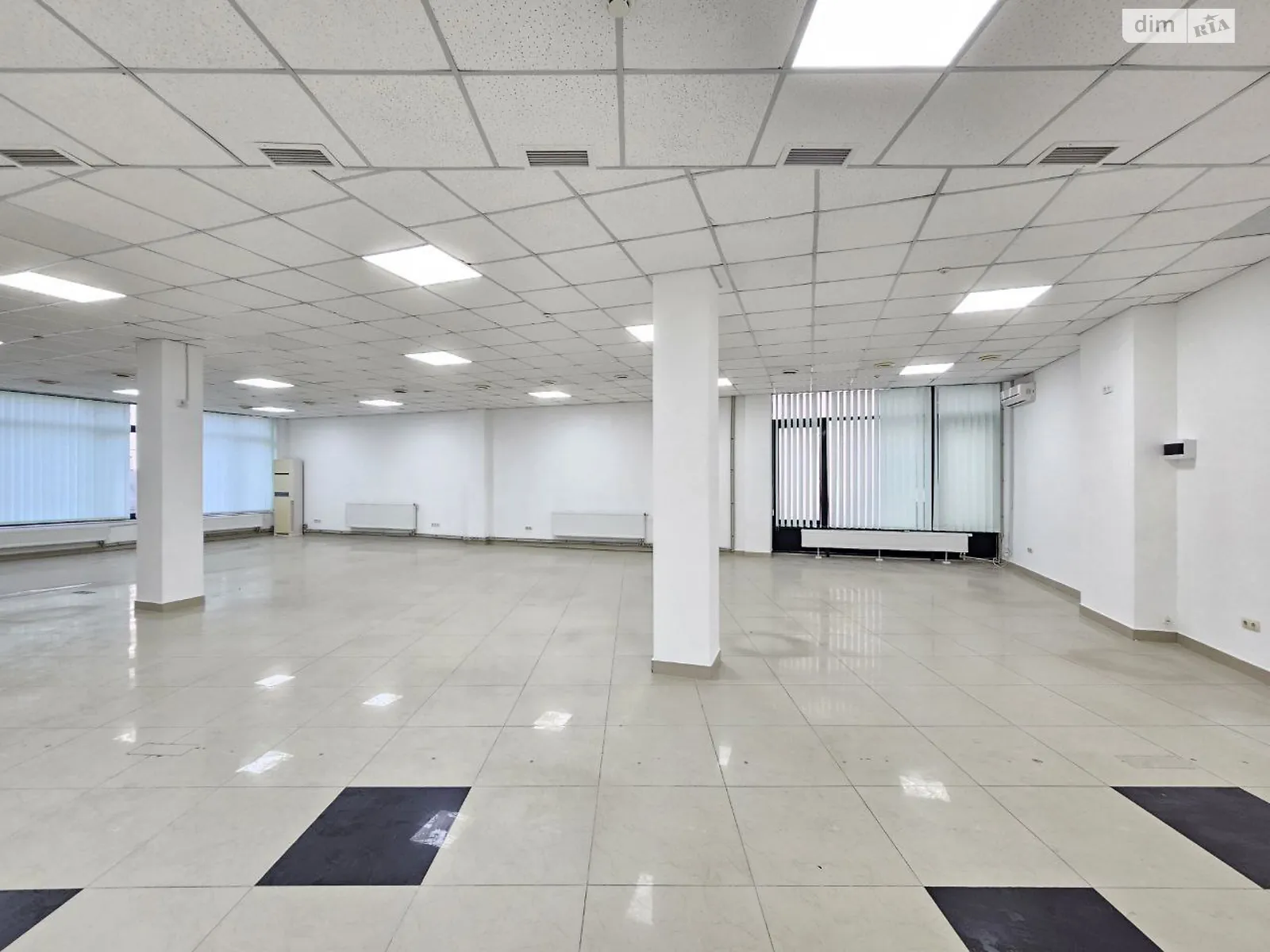 Сдается в аренду офис 1000 кв. м в бизнес-центре, цена: 7000 $ - фото 1