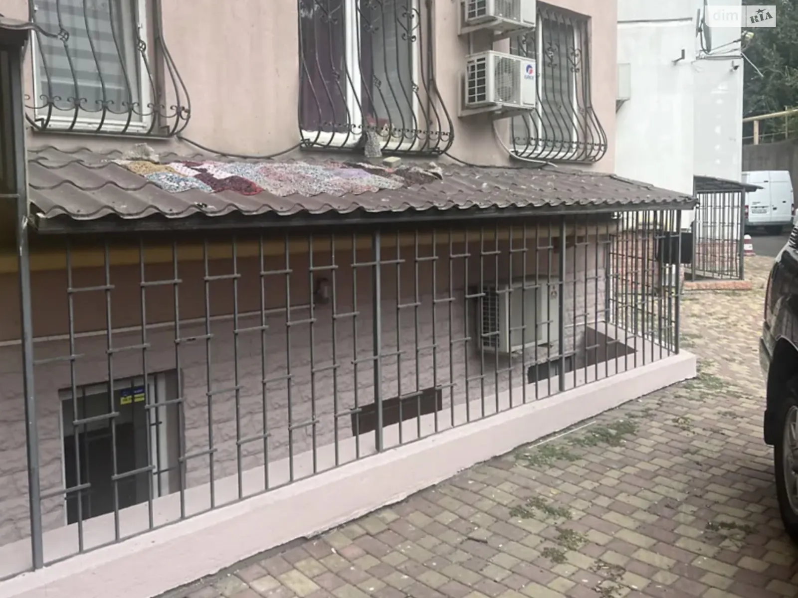 Продается офис 109 кв. м в бизнес-центре, цена: 105000 $ - фото 1