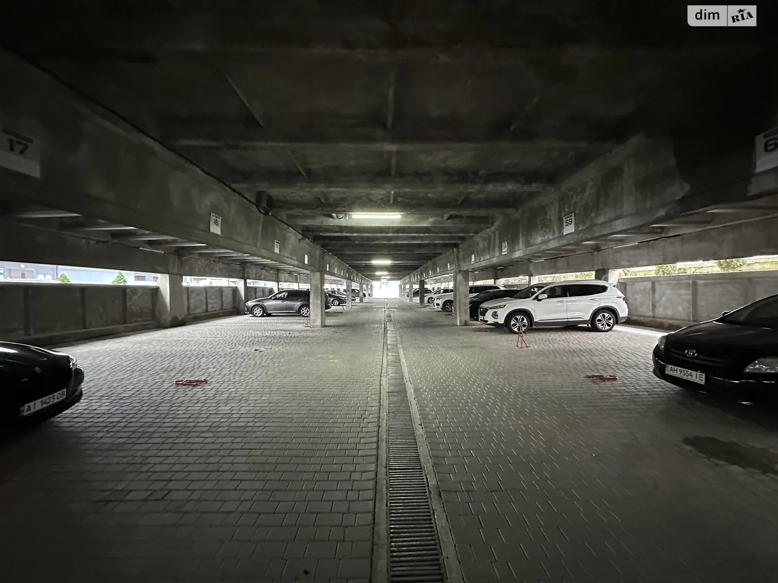 Продается подземный паркинг под легковое авто на 17 кв. м, цена: 9000 $ - фото 1