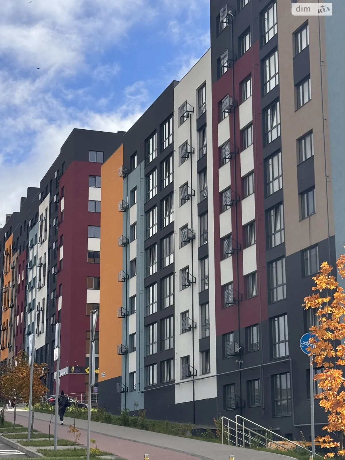 Продается 2-комнатная квартира 71.4 кв. м в Ровно, ул. Студенческая, 24А - фото 1