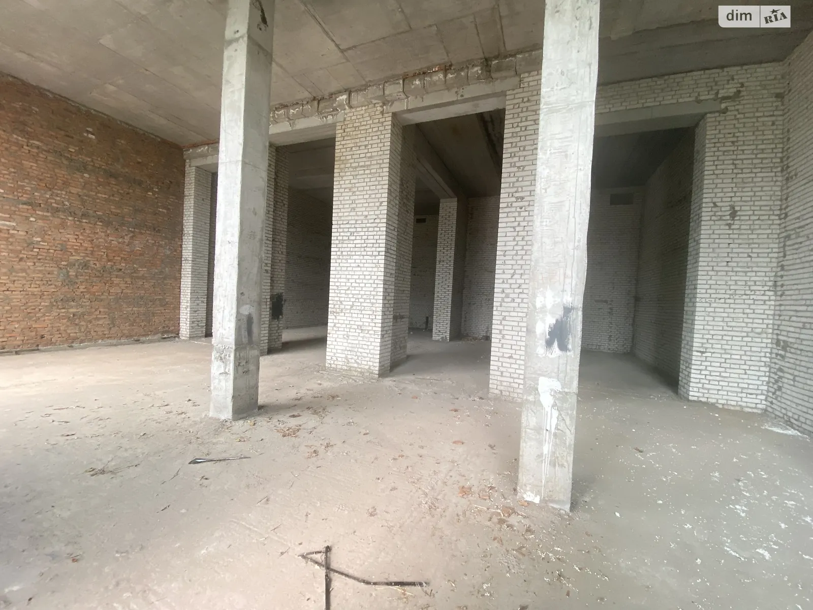 Здається в оренду приміщення вільного призначення 180 кв. м в 10-поверховій будівлі, цена: 900 $ - фото 1