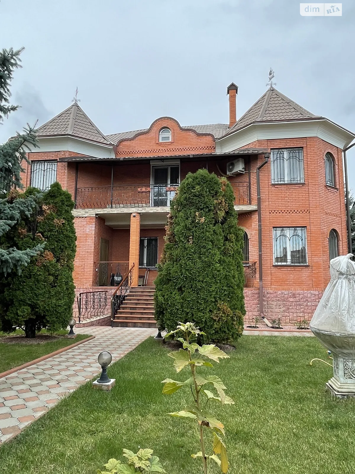 Продается дом на 2 этажа 528.6 кв. м с гаражом, цена: 800000 $ - фото 1
