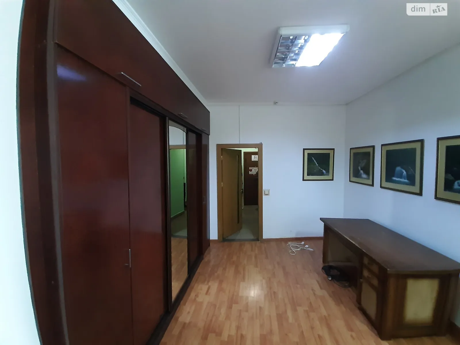 Сдается в аренду офис 62 кв. м в бизнес-центре, цена: 31000 грн - фото 1