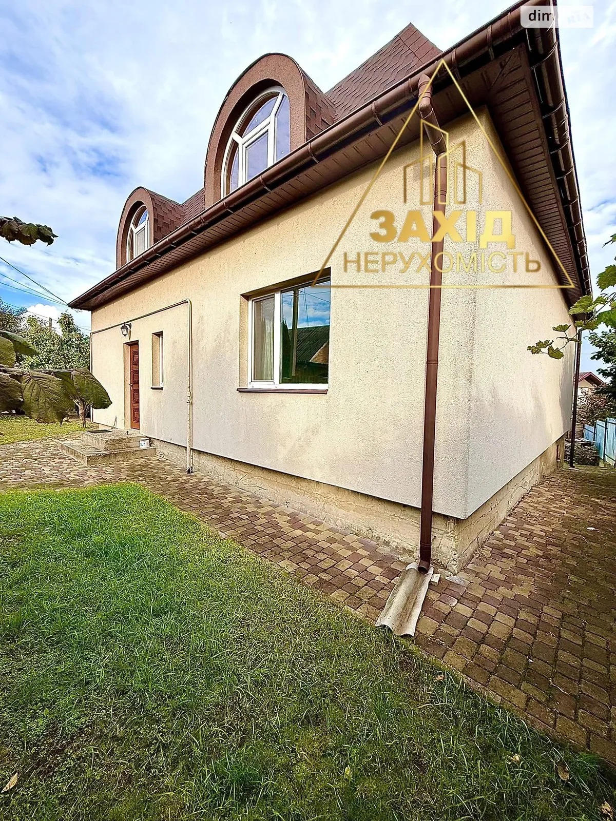Продается дом на 2 этажа 230 кв. м с бассейном, цена: 145000 $ - фото 1