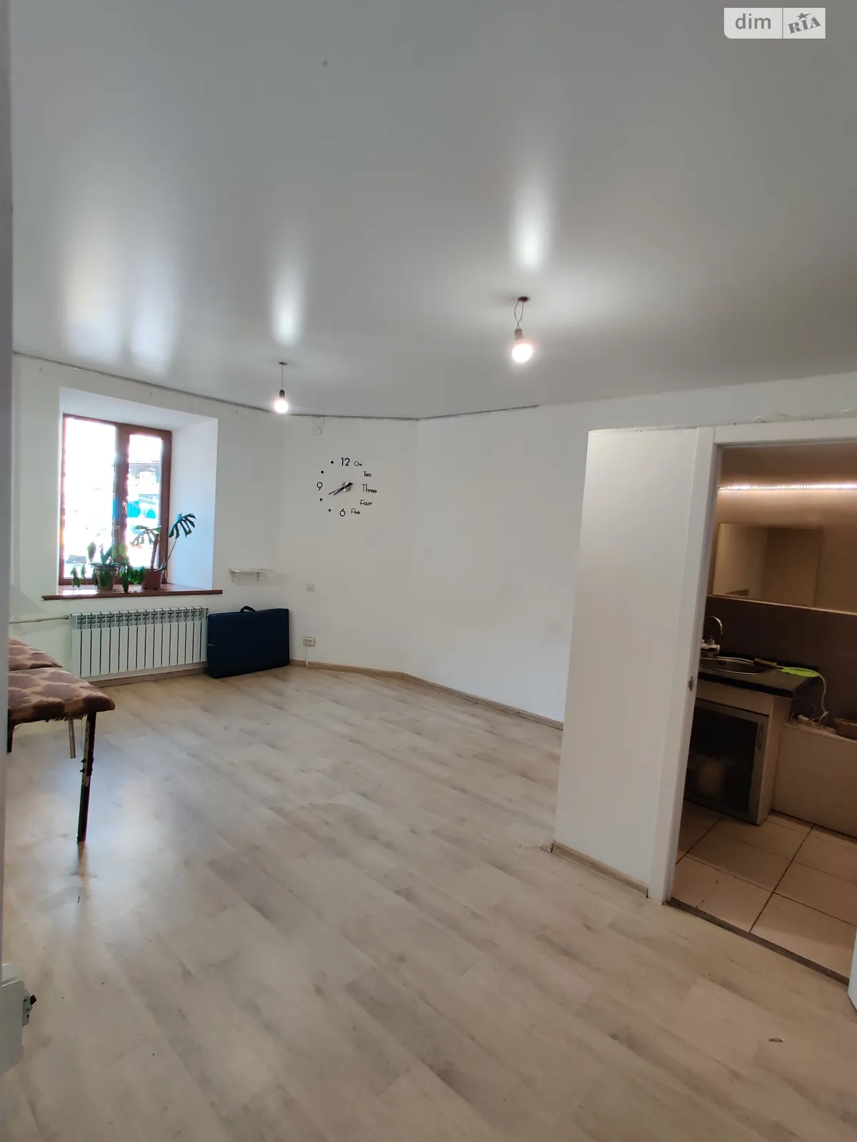 Сдается в аренду офис 25.2 кв. м в бизнес-центре, цена: 6300 грн - фото 1