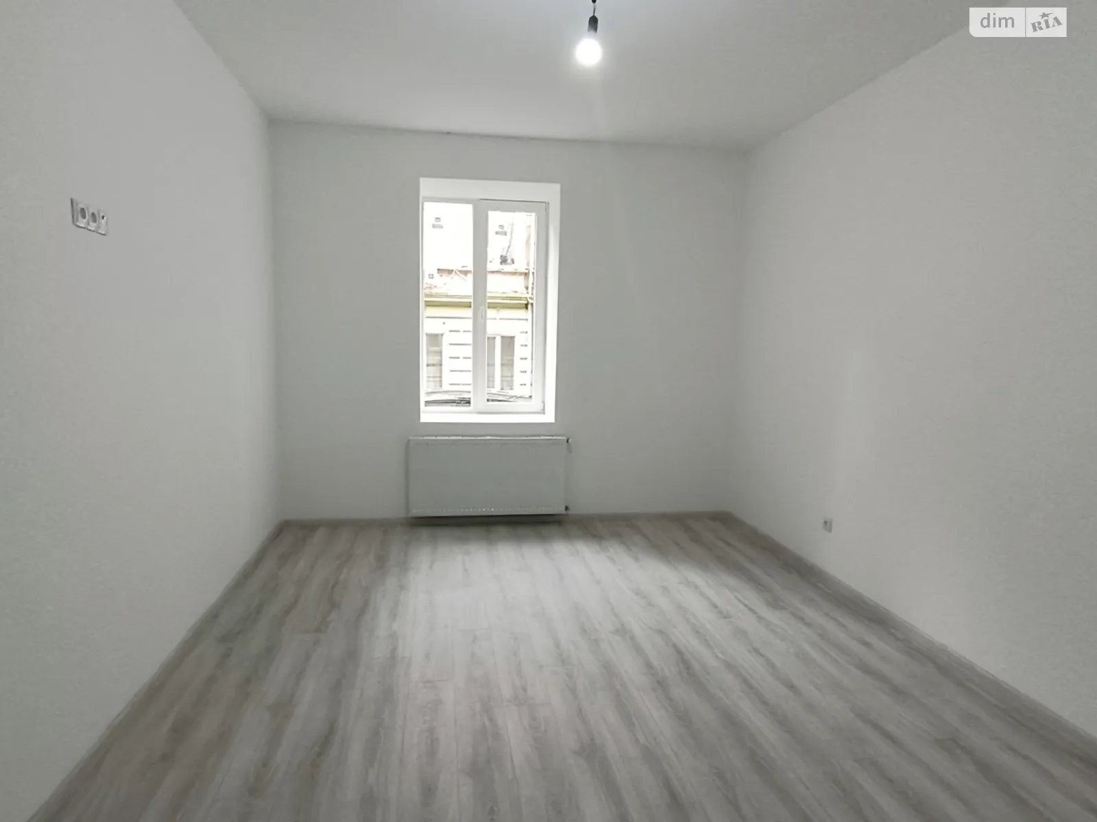 Продается 3-комнатная квартира 65 кв. м в Черновцах, ул. Ольжича Олега - фото 1