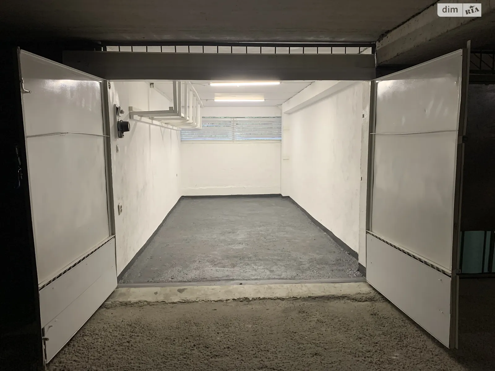 Продается отдельно стоящий гараж под легковое авто на 18.3 кв. м, цена: 10750 $ - фото 1